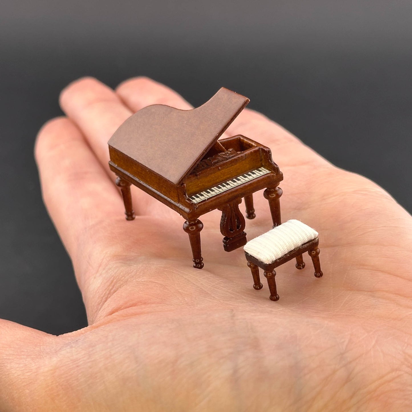 1:48 1/4"  Piano with stool Mahogany 1/48 Top Quality Q3600 WN