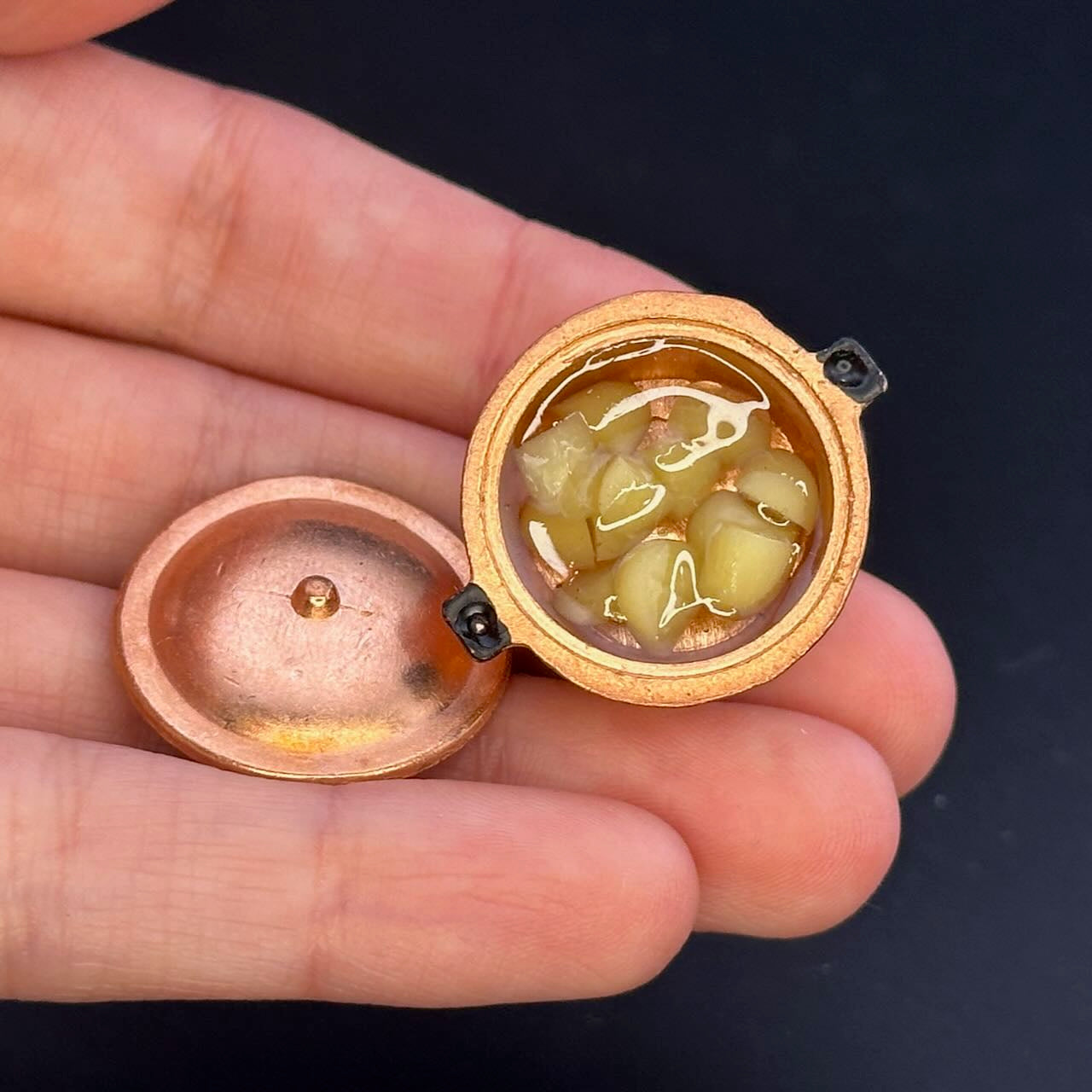 Pot en métal avec couvercle pour maison de poupée miniature échelle 1:12 A
