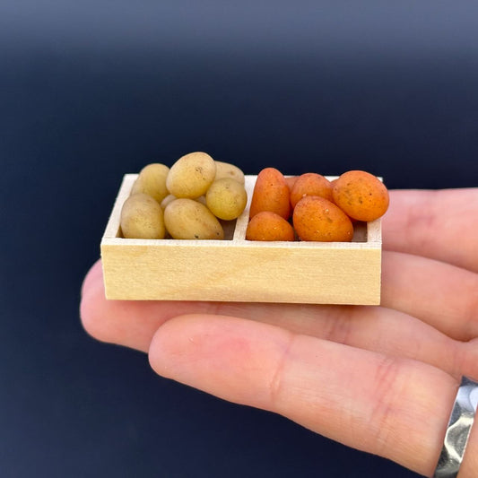 Handmade Dollhouse Miniature Wooden Crate with Divider and Two Types of Potatoes – Loose Miniatures – 1:12 Scale