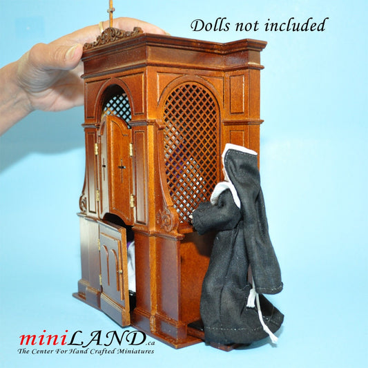 Une église miniature de maison de poupée avec confessionnal à l'échelle 1:12 - Noyer de qualité supérieure