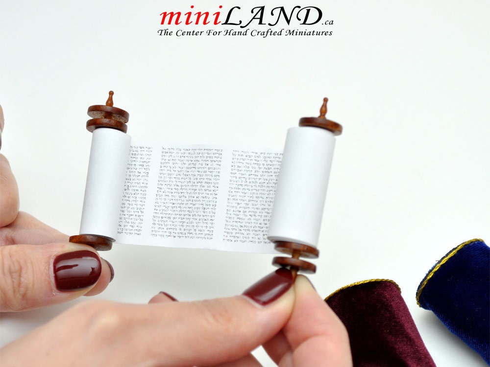 Miniatur-jüdische Thorarolle mit Einband, Megillah-Gebet, biblisches Buch, Puppenhaus im Maßstab 1:12