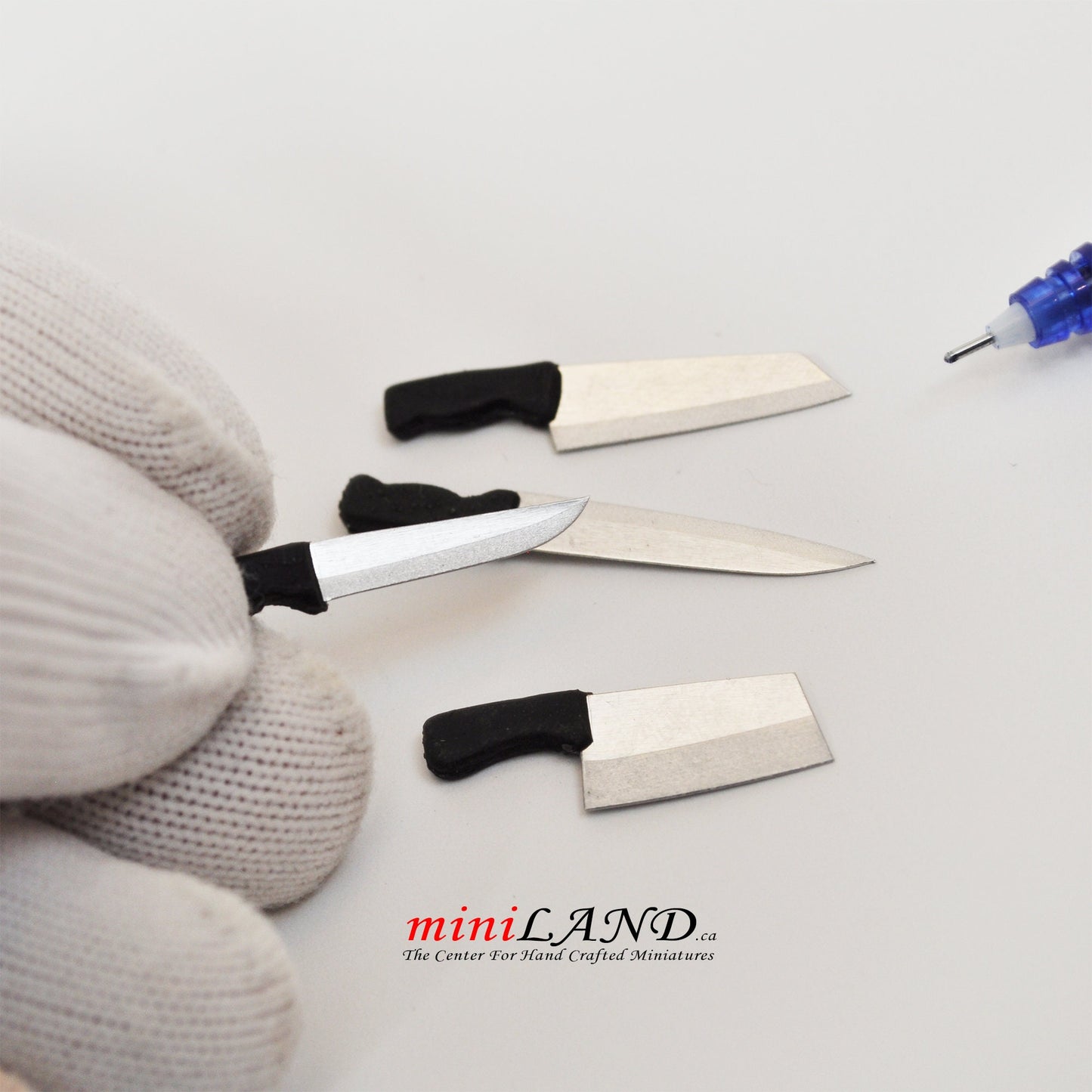 A set of four or five metal kitchen chef knives1:12 Scale dollhouse miniature handmade food KNF1 knife