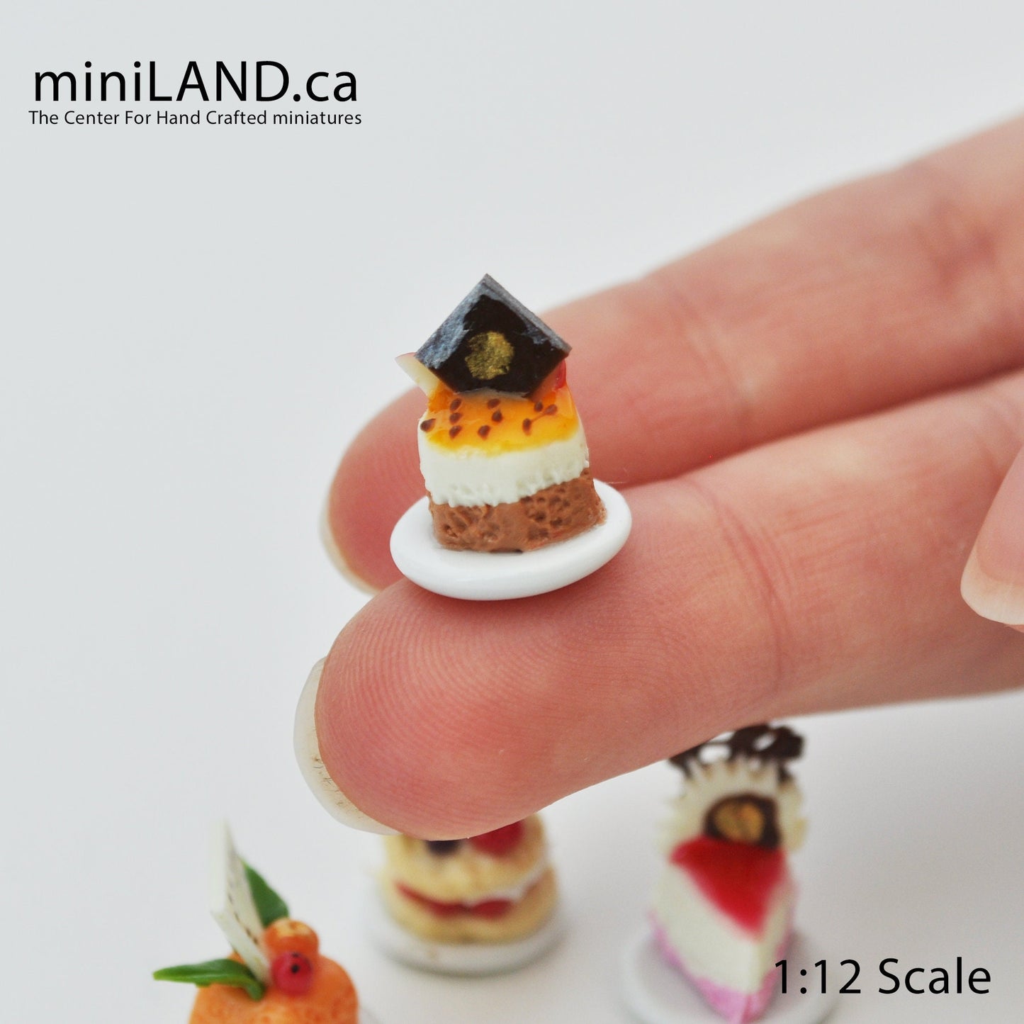 4 Pcs. assorted Dessert Platter 1:12 Scale dollhouse miniature - Fruit cakes combo