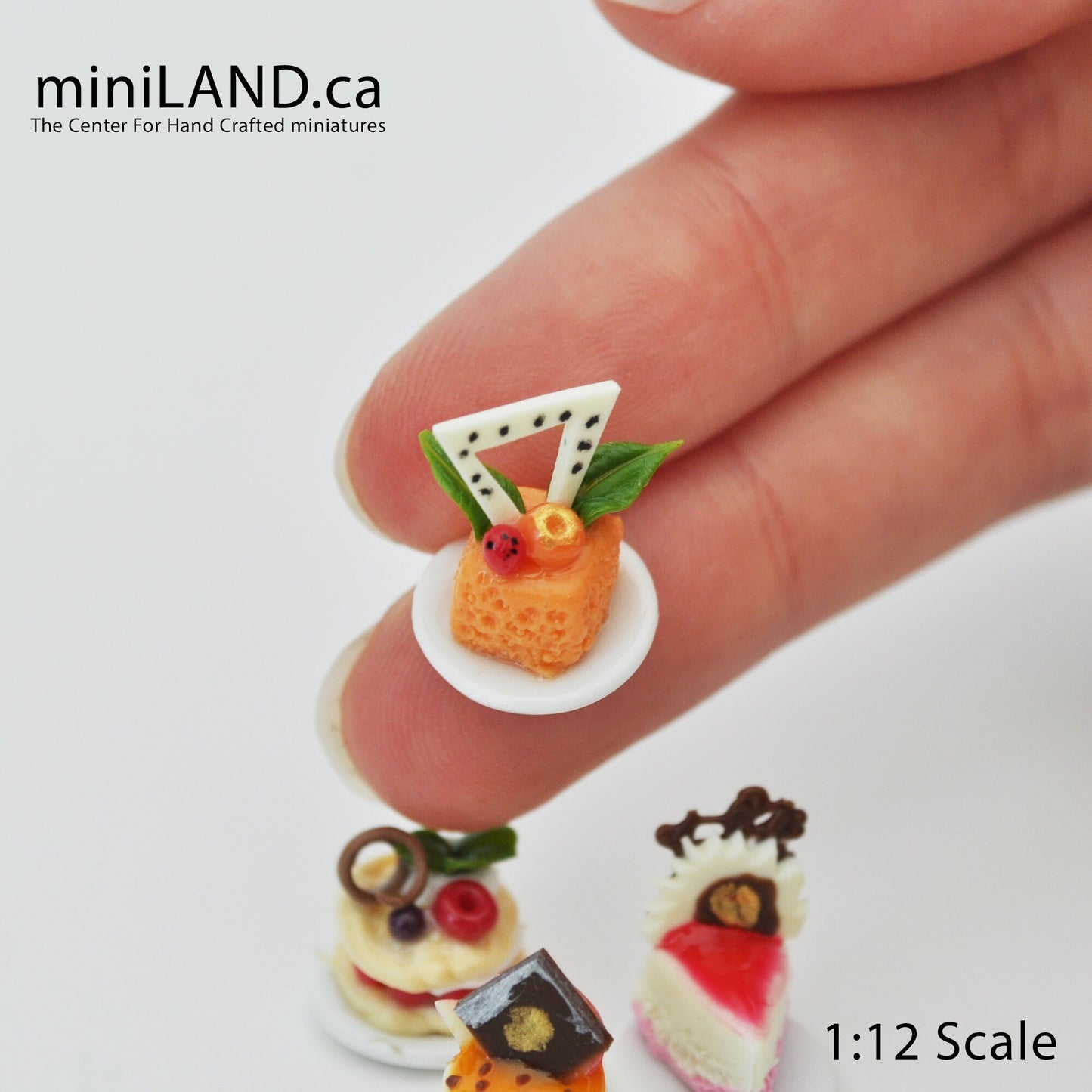 4 Pcs. assorted Dessert Platter 1:12 Scale dollhouse miniature - Fruit cakes combo