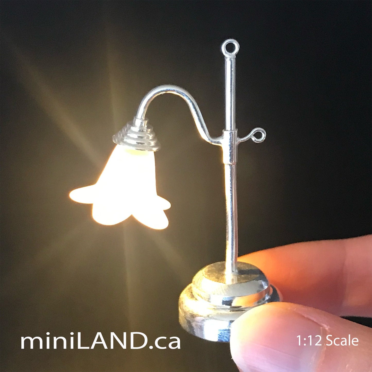 Lampe de table argentée à LED rose tulipe super lumineuse avec interrupteur marche/arrêt pour maison de poupée miniature 1:12