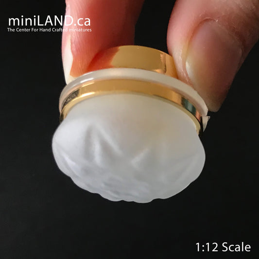 Plafonnier en laiton avec abat-jour givré, lumière LED super brillante avec interrupteur marche/arrêt pour miniatures de maison de poupée à l'échelle 1:12