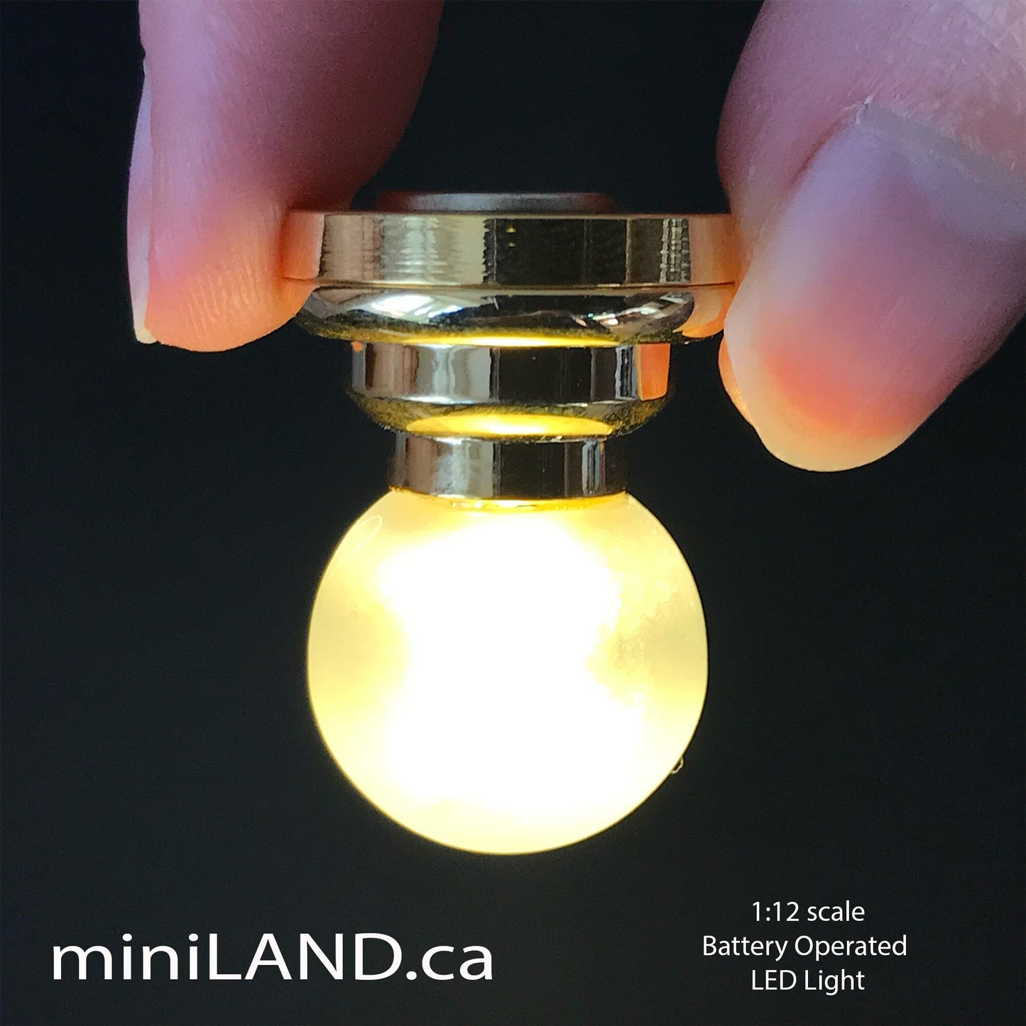 Applique murale ou plafonnier à LED boule givrée à piles en laiton avec interrupteur marche/arrêt pour suspension de miniatures de maison de poupée à l'échelle 1:12