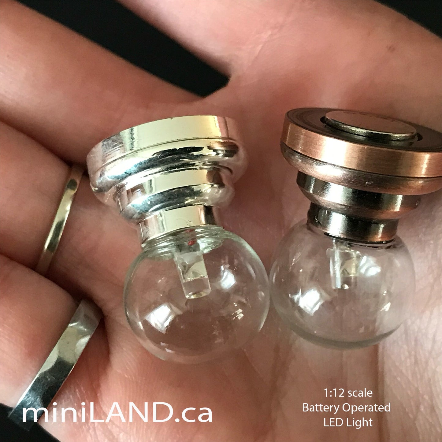 Plafonnier LED transparent à piles, lampe argentée/cuivre avec interrupteur marche/arrêt pour suspension de miniatures de maison de poupée à l'échelle 1:12