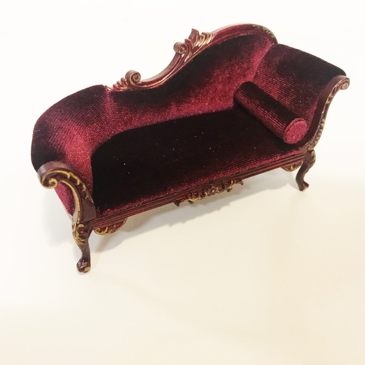 Victorian chaise lounge Sofa for dollhouse miniature 1:12 scale living room mahogany with gold Y2777 MHG