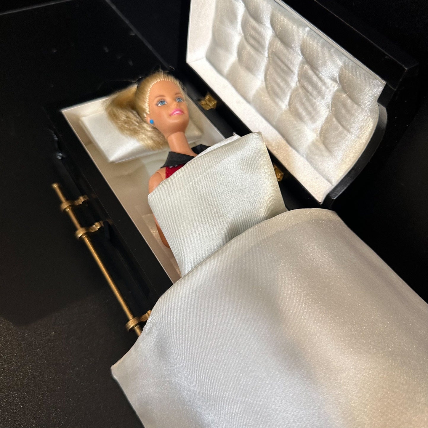 1:6 Scale Wooden miniature coffin casket BLACK color for 1/6 dollhouse doll Funeral buried For fashion dolls