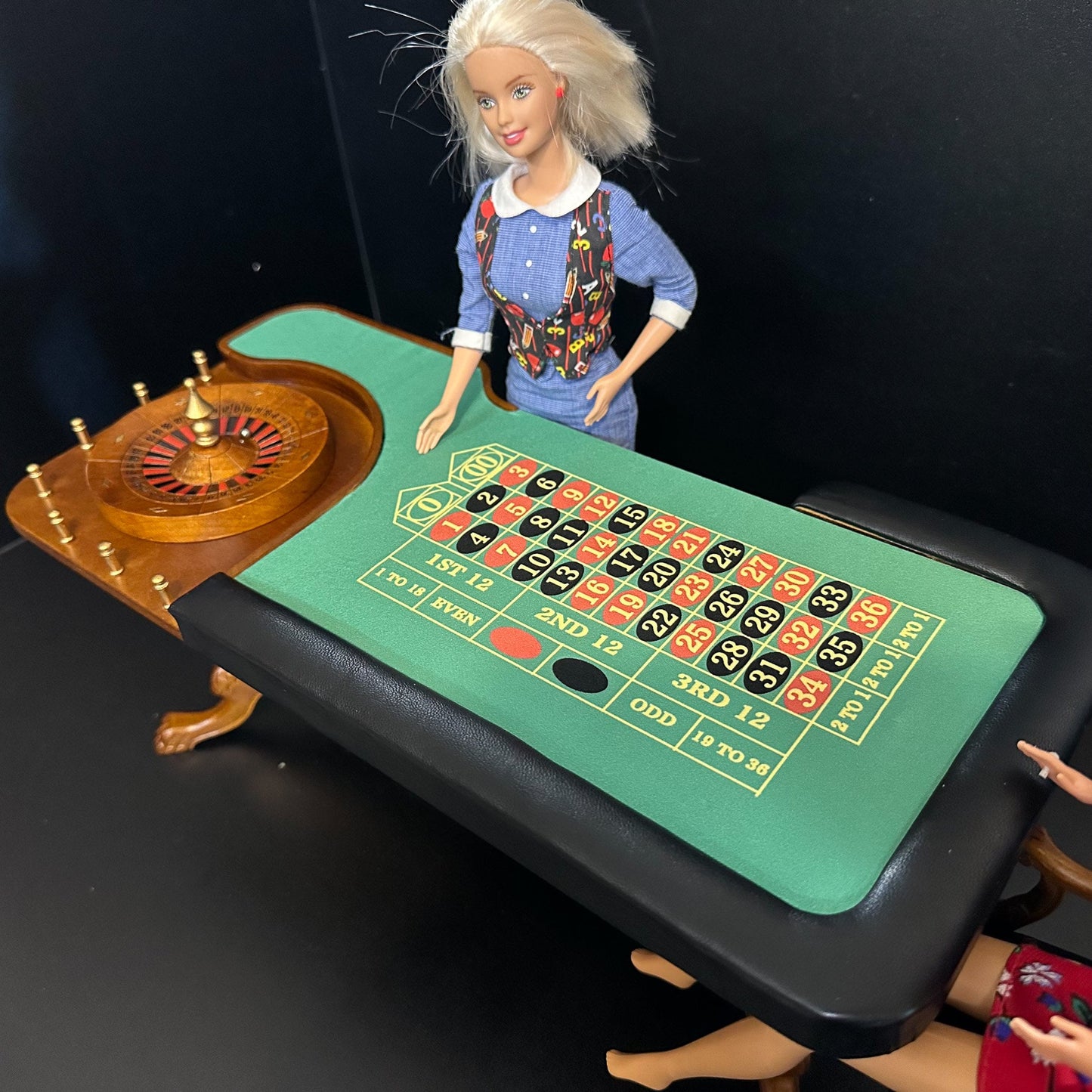 1:6 scale Roulette Casino Wheel play game Dollhouse miniature bet gamble (Table ONLY) For fashion dolls
