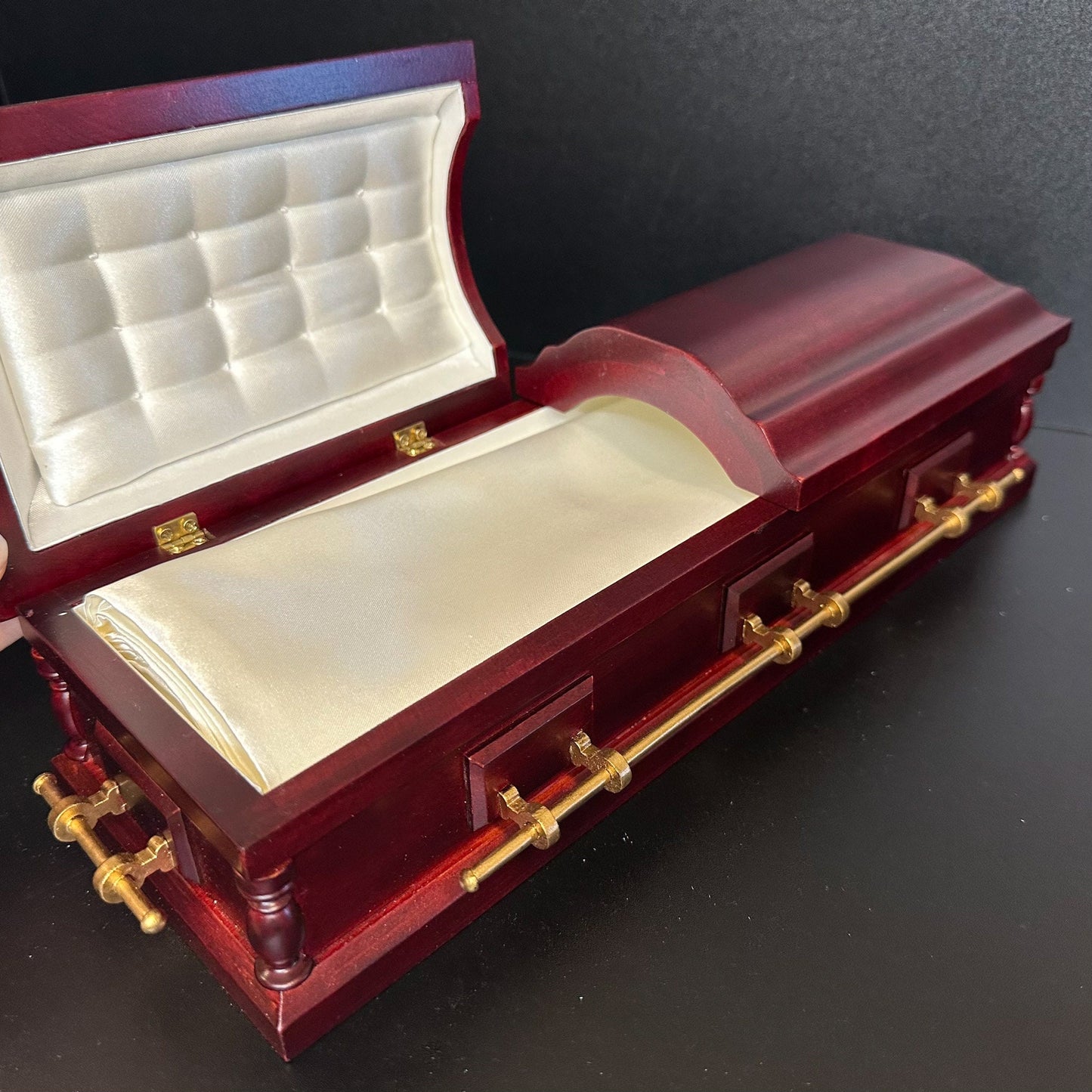 1:6 Scale Wooden miniature coffin casket Mahogany color for 1/6 dollhouse doll Funeral buried For fashion dolls