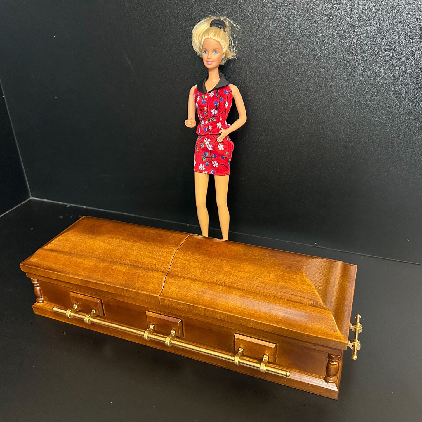 1:6 Scale Wooden miniature coffin casket WALNUT color for 1/6 dollhouse doll Funeral buried For fashion dolls