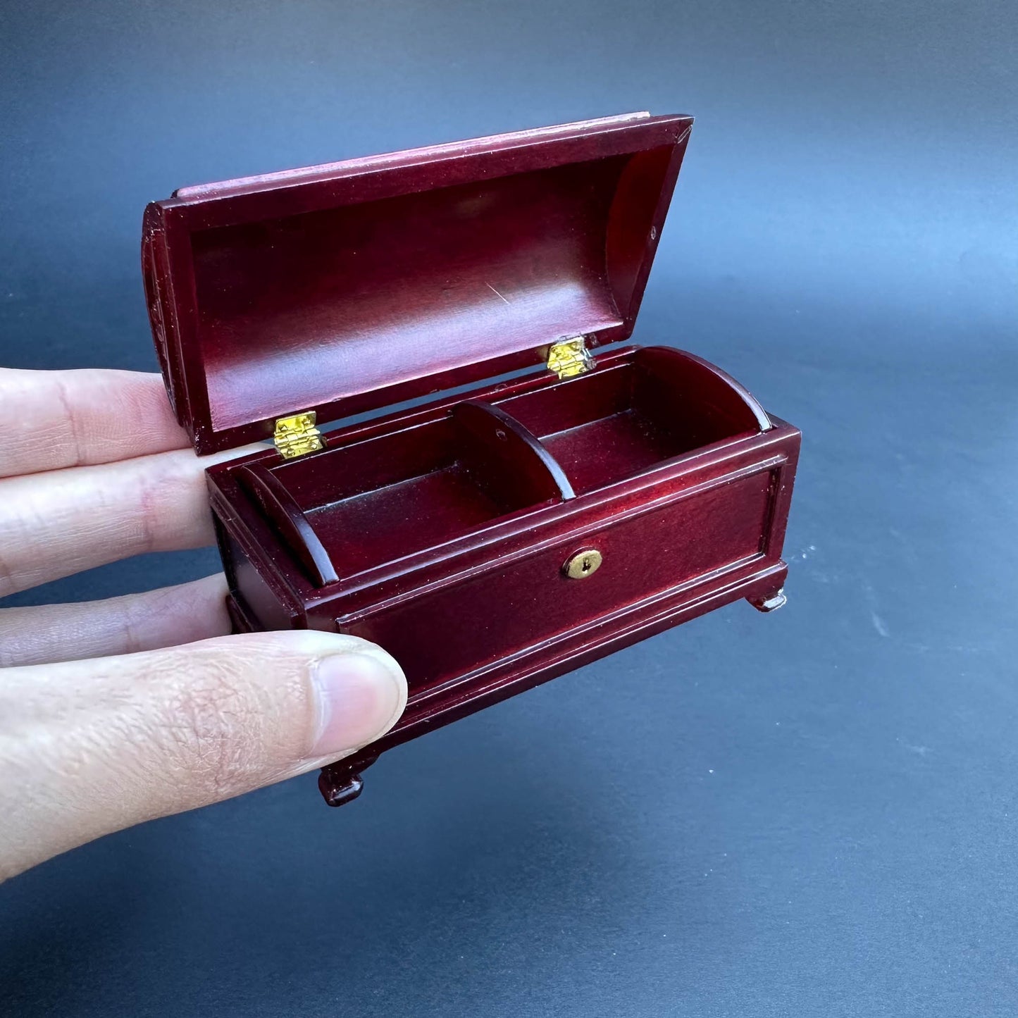 Humpback Chest dollhouse miniature 1" scale mahogany wood storage dresser box Y3992 MHG