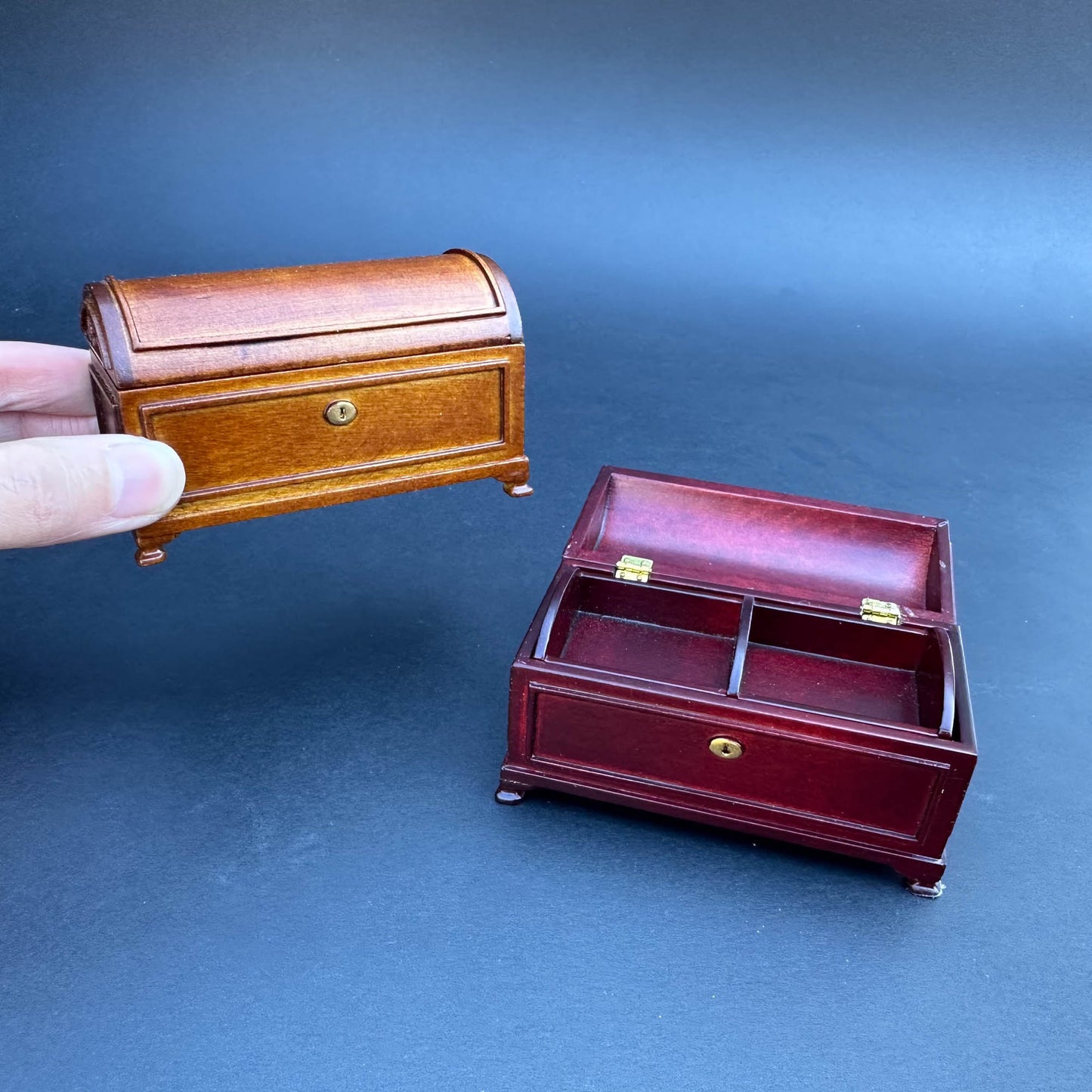 Humpback Chest dollhouse miniature 1" scale walnut wood Y3992 WN