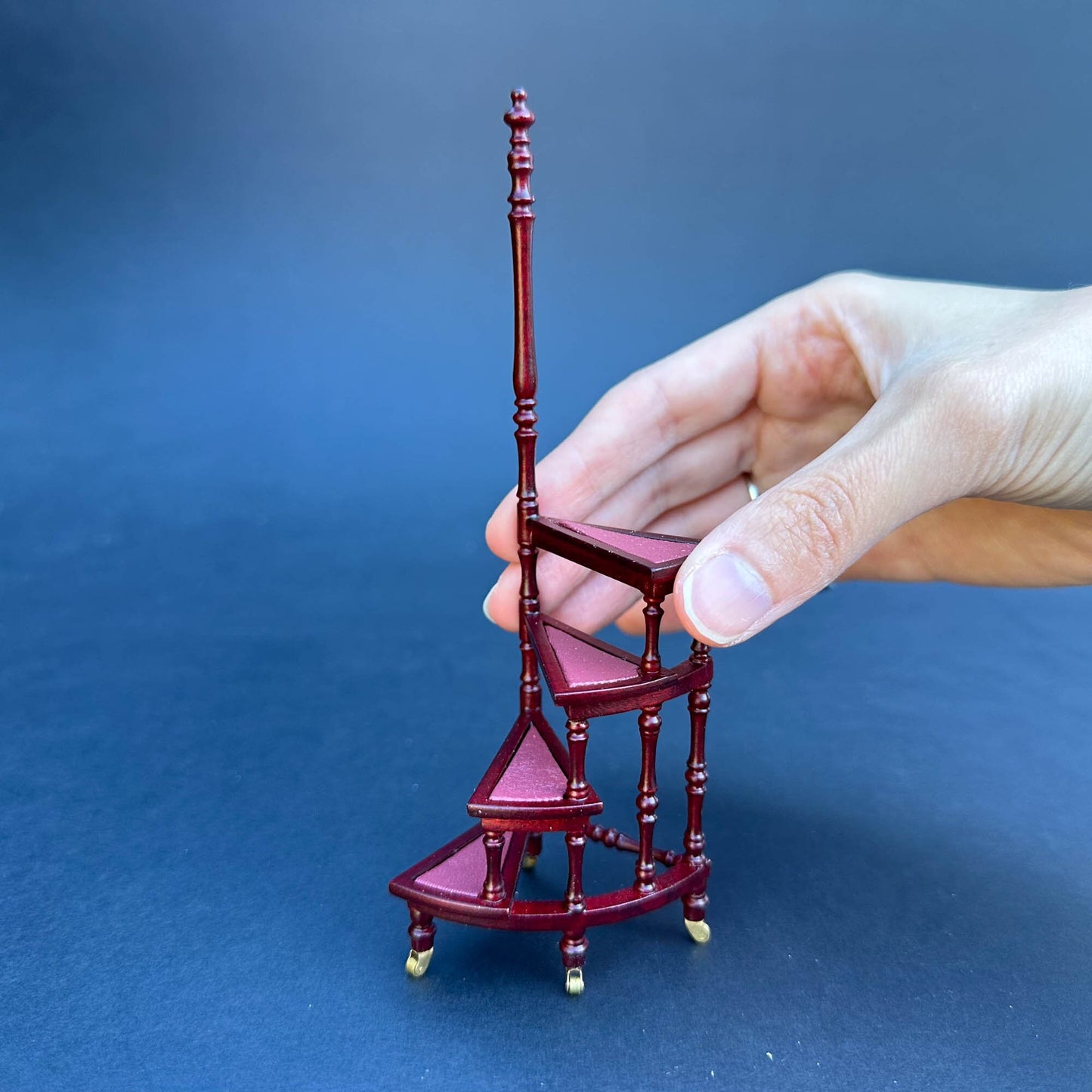 library ladder step ladder mahogany Victorian. Solid wood-covered Burgundy leather four-stage  1:12 scale for dollhouse miniature stairs