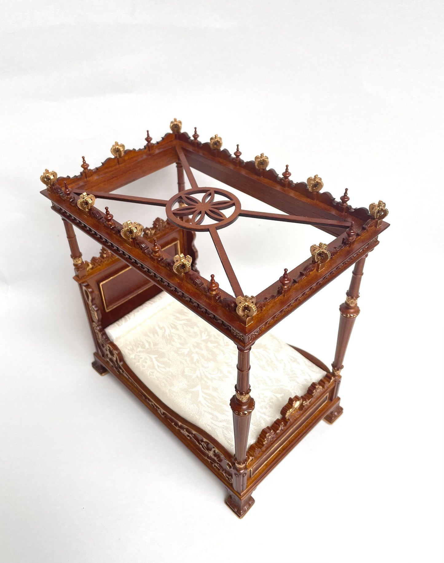 Crispin de Passe WALNUT Renaissance Four-Poster canopy Bed style 1:12 dollhouse miniature Handcrafted