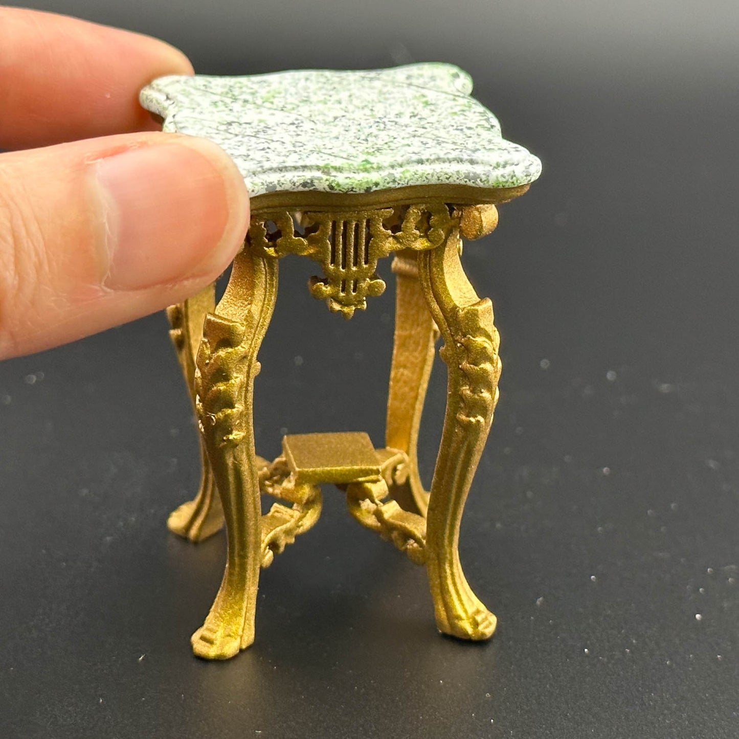 Carved and gilt-wood exquisite tall end table stand Victorian period for dollhouse miniature 1:12 gold details Y3553