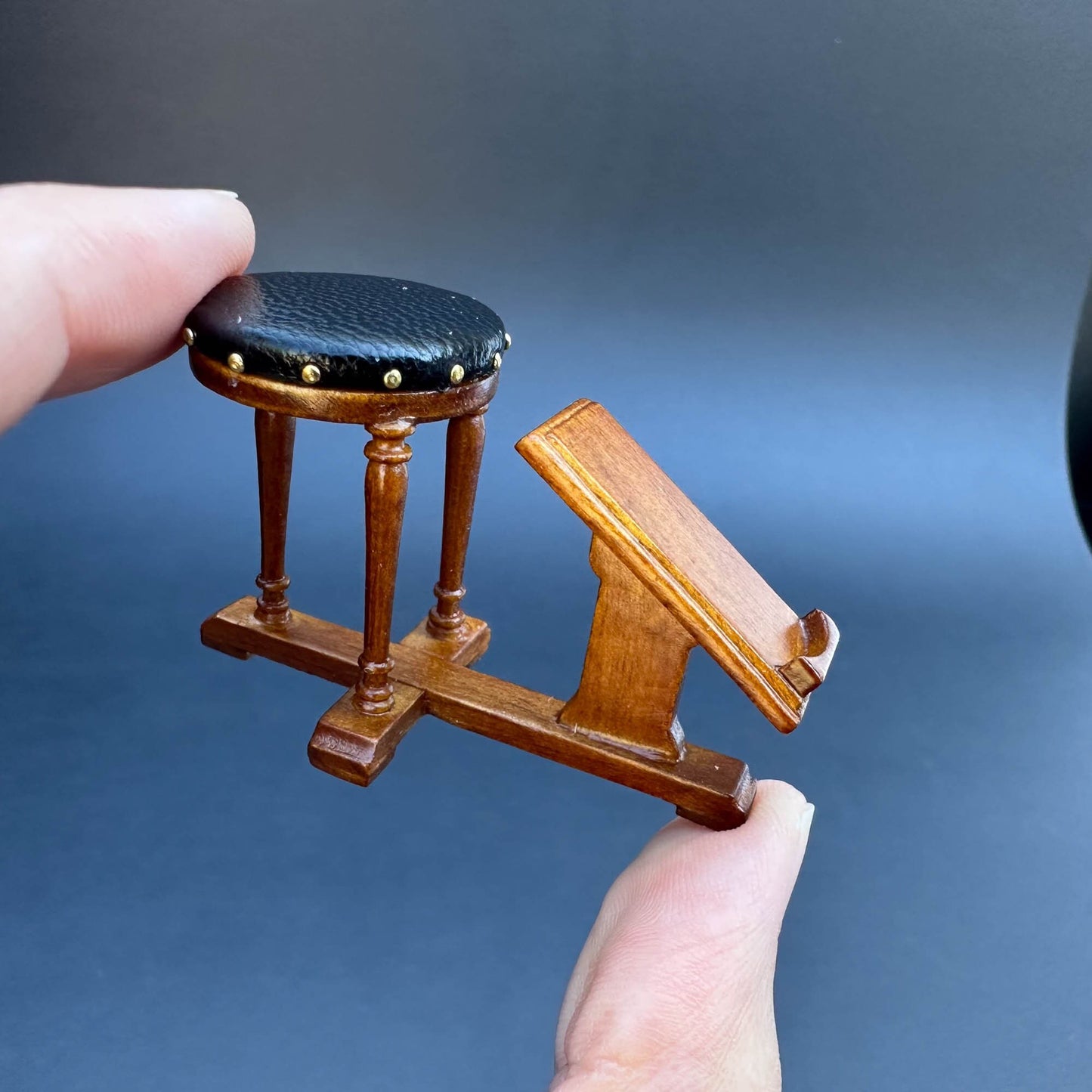Jacobean style Miniature 1:12 scale Circa Early 1900s Walnut Salesman Sizing Fitting Stool Bench Foot Rest chair for dollhouse shoes feet