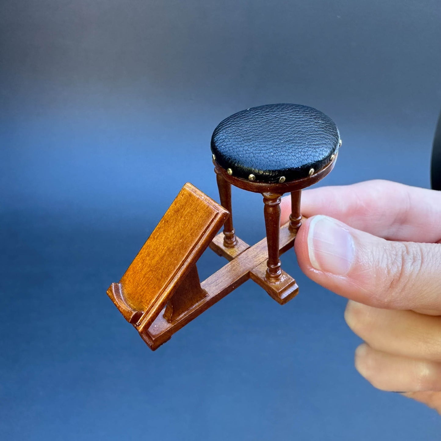 Jacobean style Miniature 1:12 scale Circa Early 1900s Walnut Salesman Sizing Fitting Stool Bench Foot Rest chair for dollhouse shoes feet