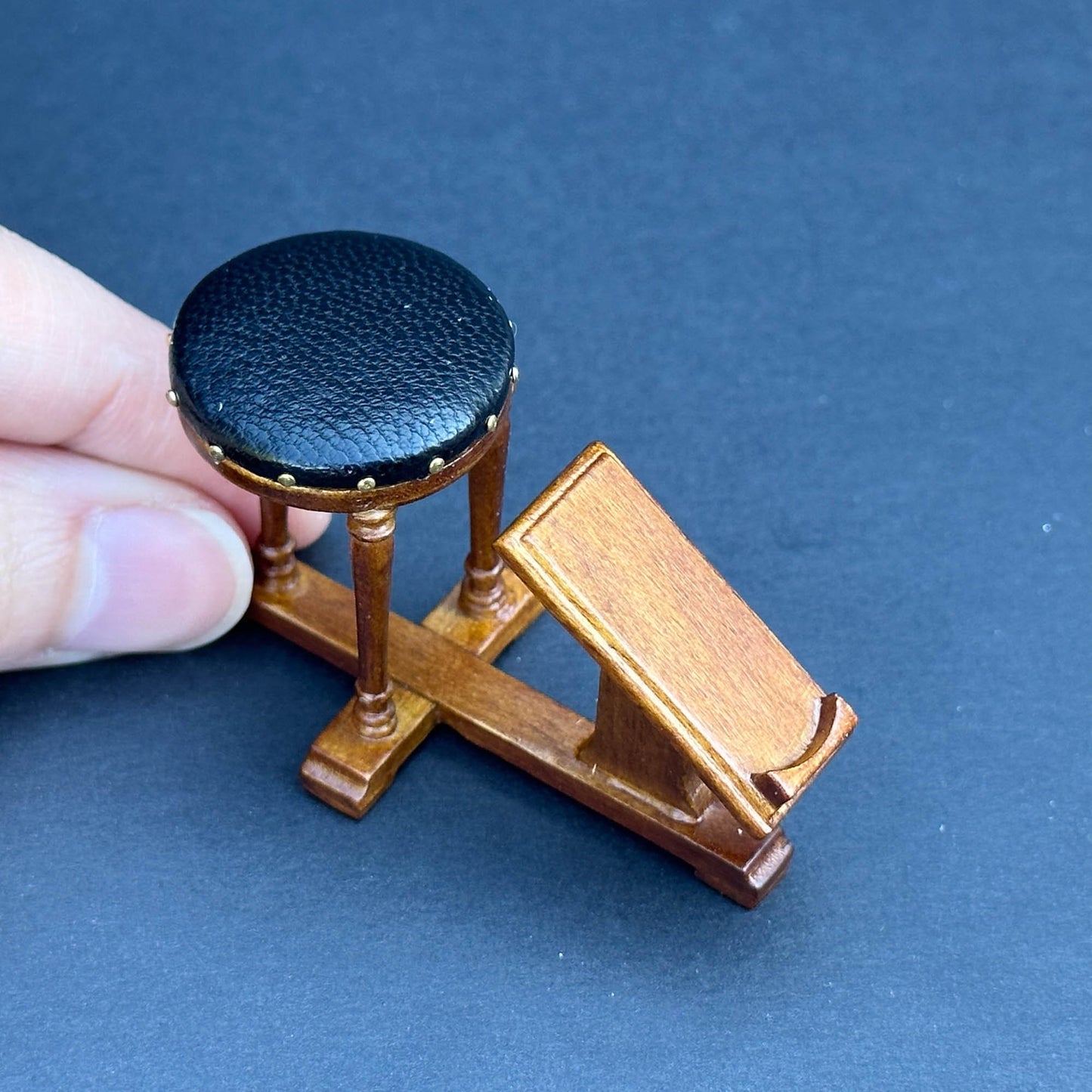 Jacobean style Miniature 1:12 scale Circa Early 1900s Walnut Salesman Sizing Fitting Stool Bench Foot Rest chair for dollhouse shoes feet