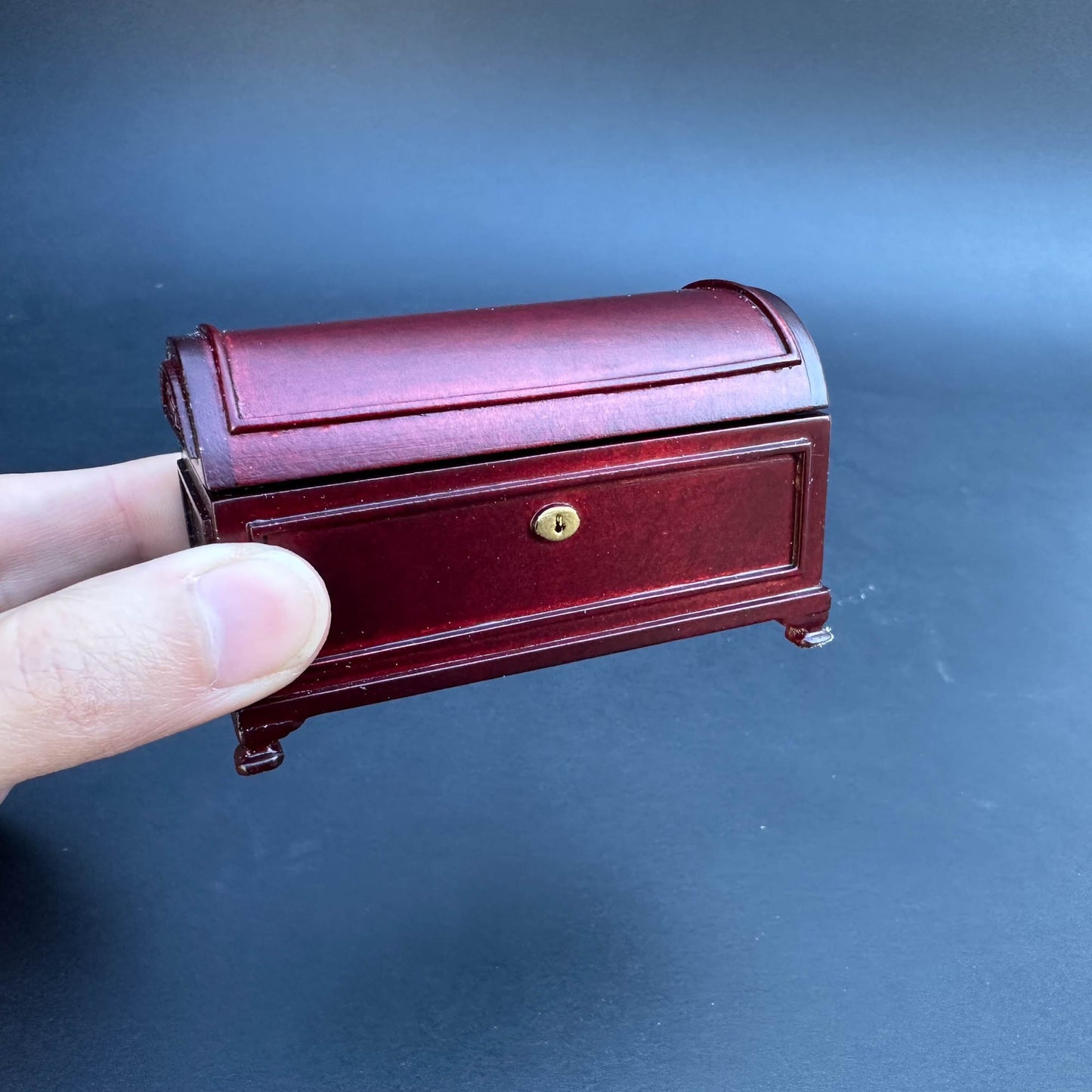 Humpback Chest dollhouse miniature 1" scale mahogany wood storage dresser box Y3992 MHG