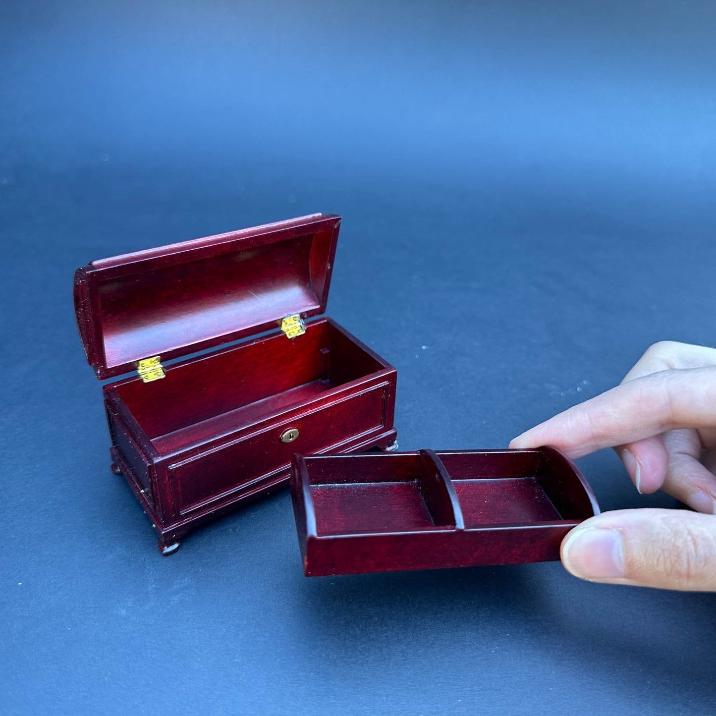 Humpback Chest dollhouse miniature 1" scale mahogany wood storage dresser box Y3992 MHG