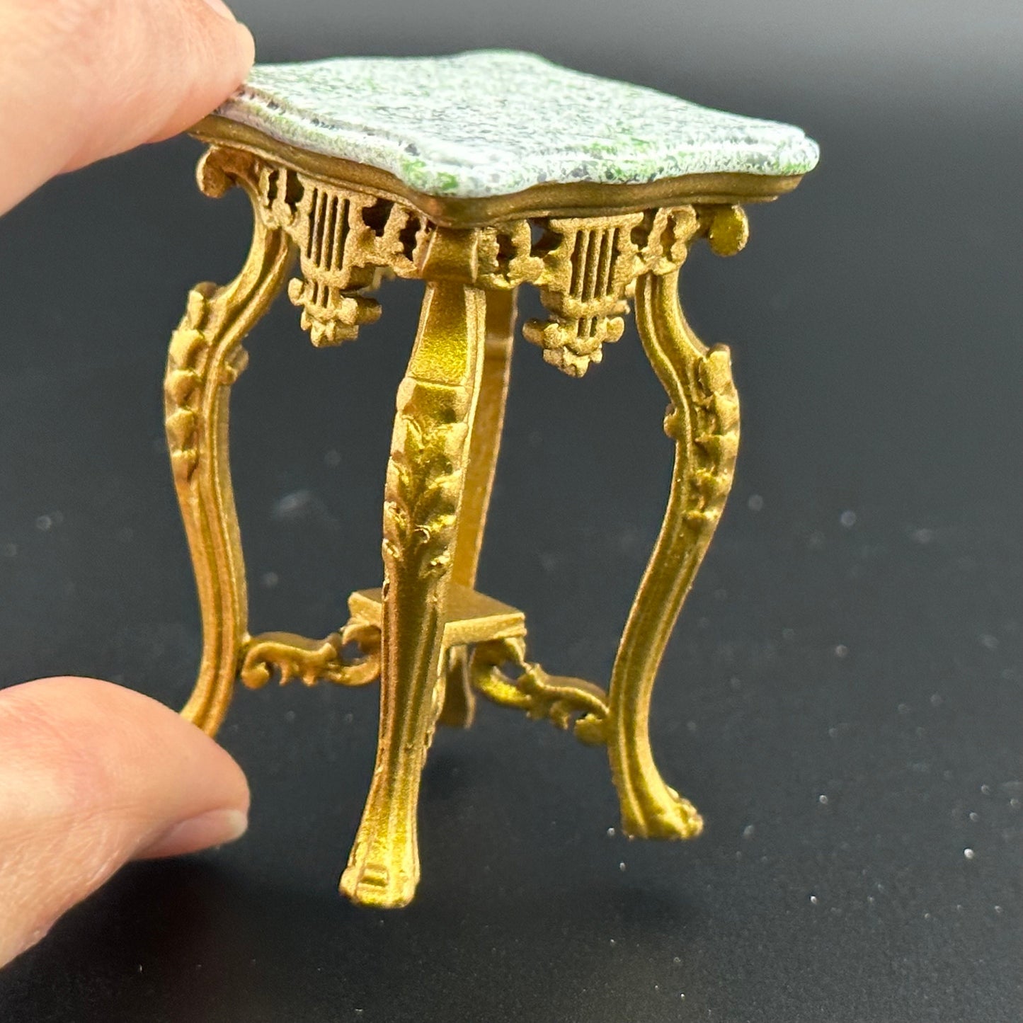 Carved and gilt-wood exquisite tall end table stand Victorian period for dollhouse miniature 1:12 gold details Y3553