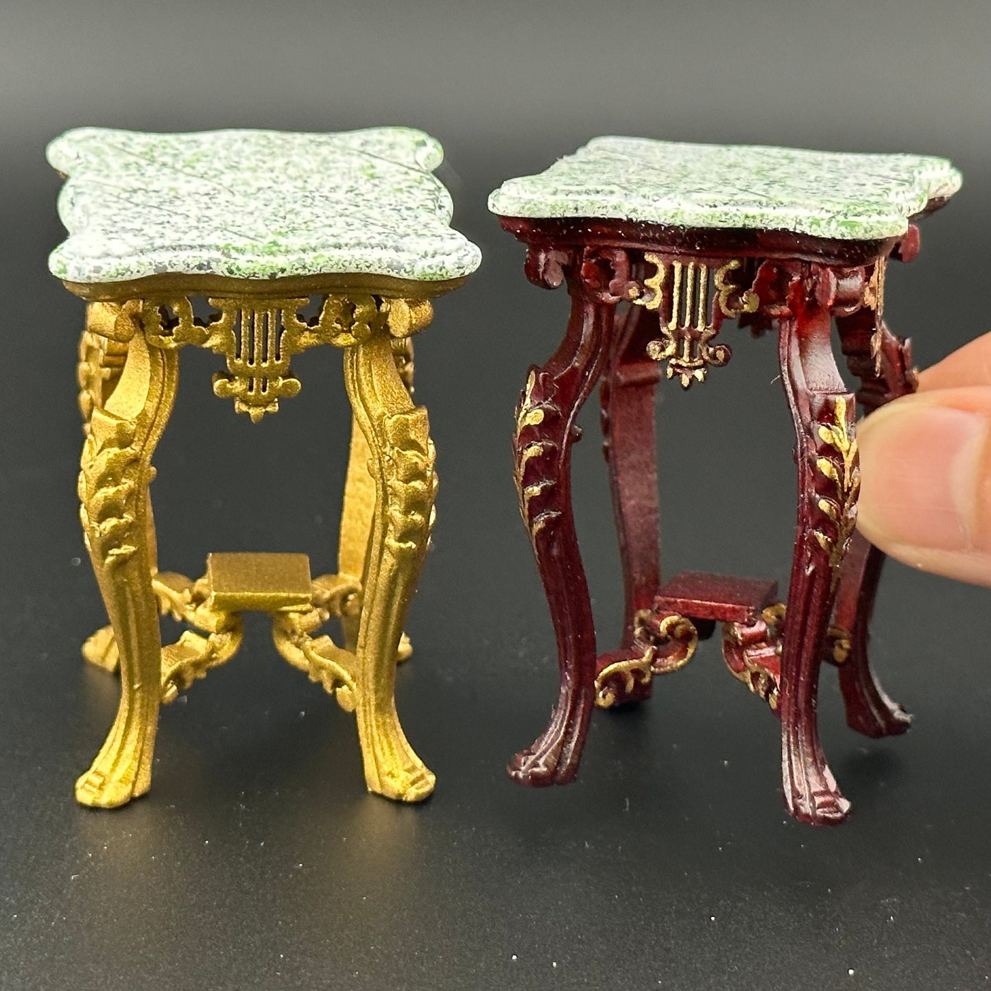 Carved and gilt-wood exquisite tall end table stand Victorian period for dollhouse miniature 1:12 gold details Y3553