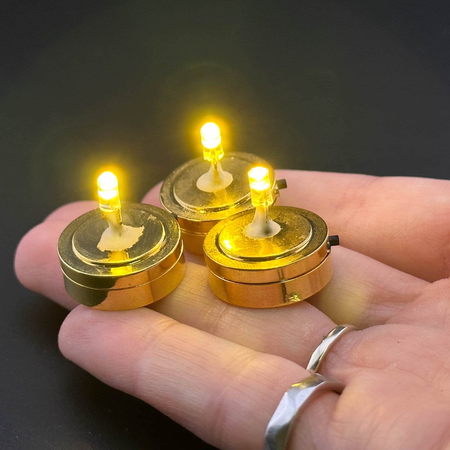 Lot de 3 LED super lumineuses à monter soi-même, avec interrupteur marche/arrêt et batterie, échelle 1:12.