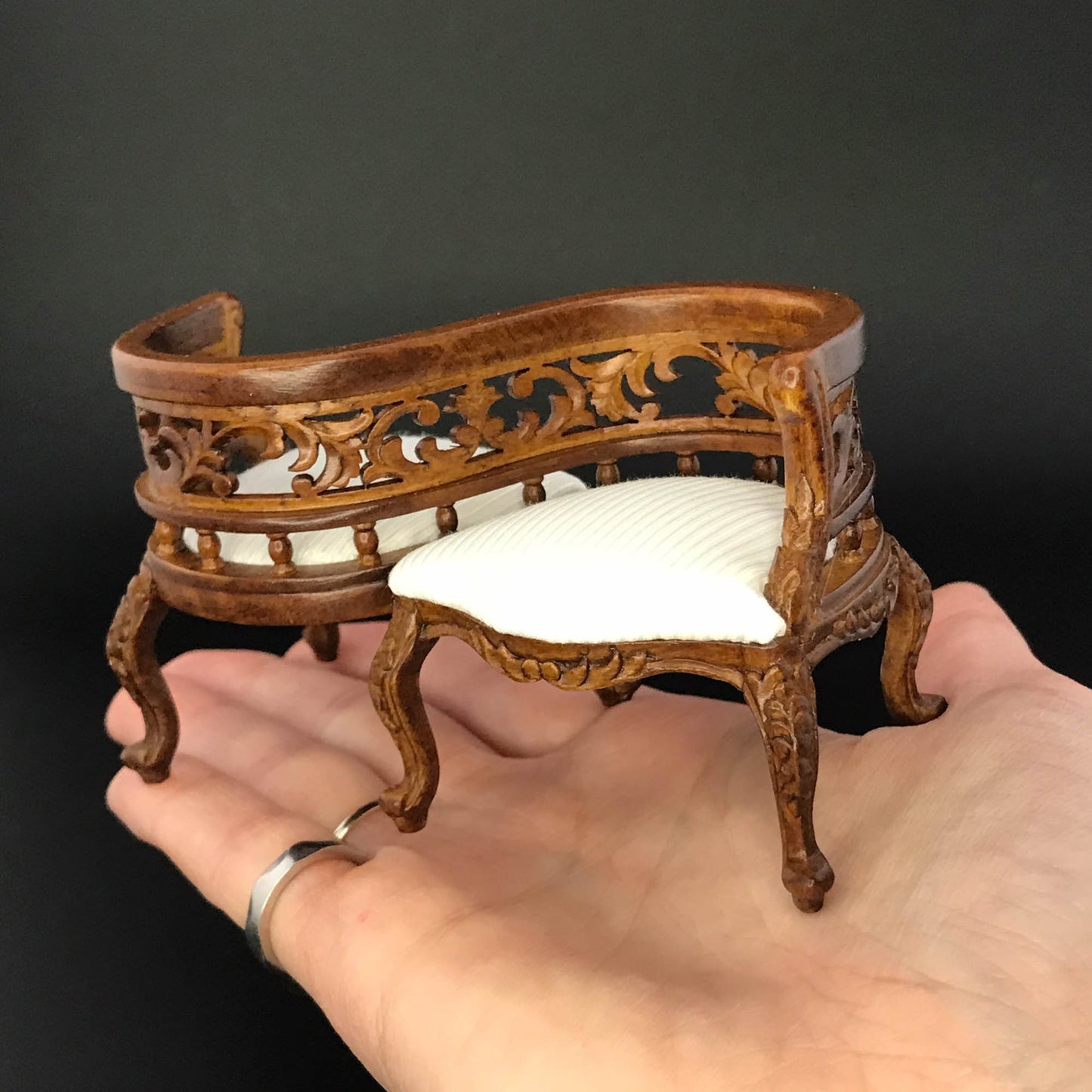 Victorian Tête-à-tête Bench Conversation courting bench, kissing bench love chair for 1:12 scale Miniature Furniture chair 6788 WN