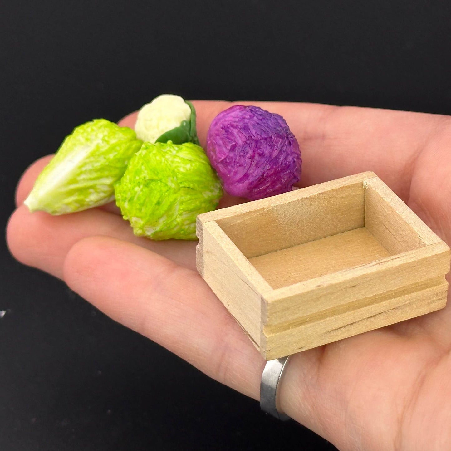 Assorted loose lettuce and cabbage crate - 4 pcs variety of lettuce in a wooden crate - 1:12 scale dollhouse miniature food
