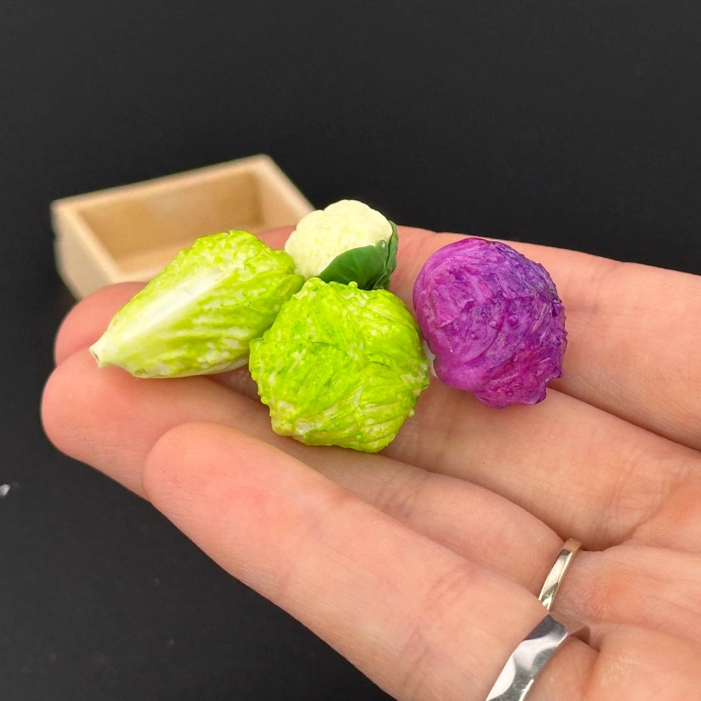 Assorted loose lettuce and cabbage crate - 4 pcs variety of lettuce in a wooden crate - 1:12 scale dollhouse miniature food