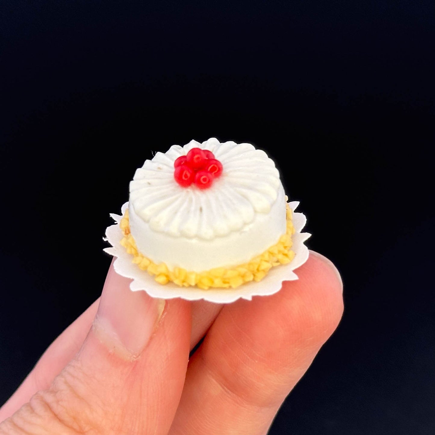 Handmade white cream cake in  1:12 scale for dollhouse miniature polymer clay