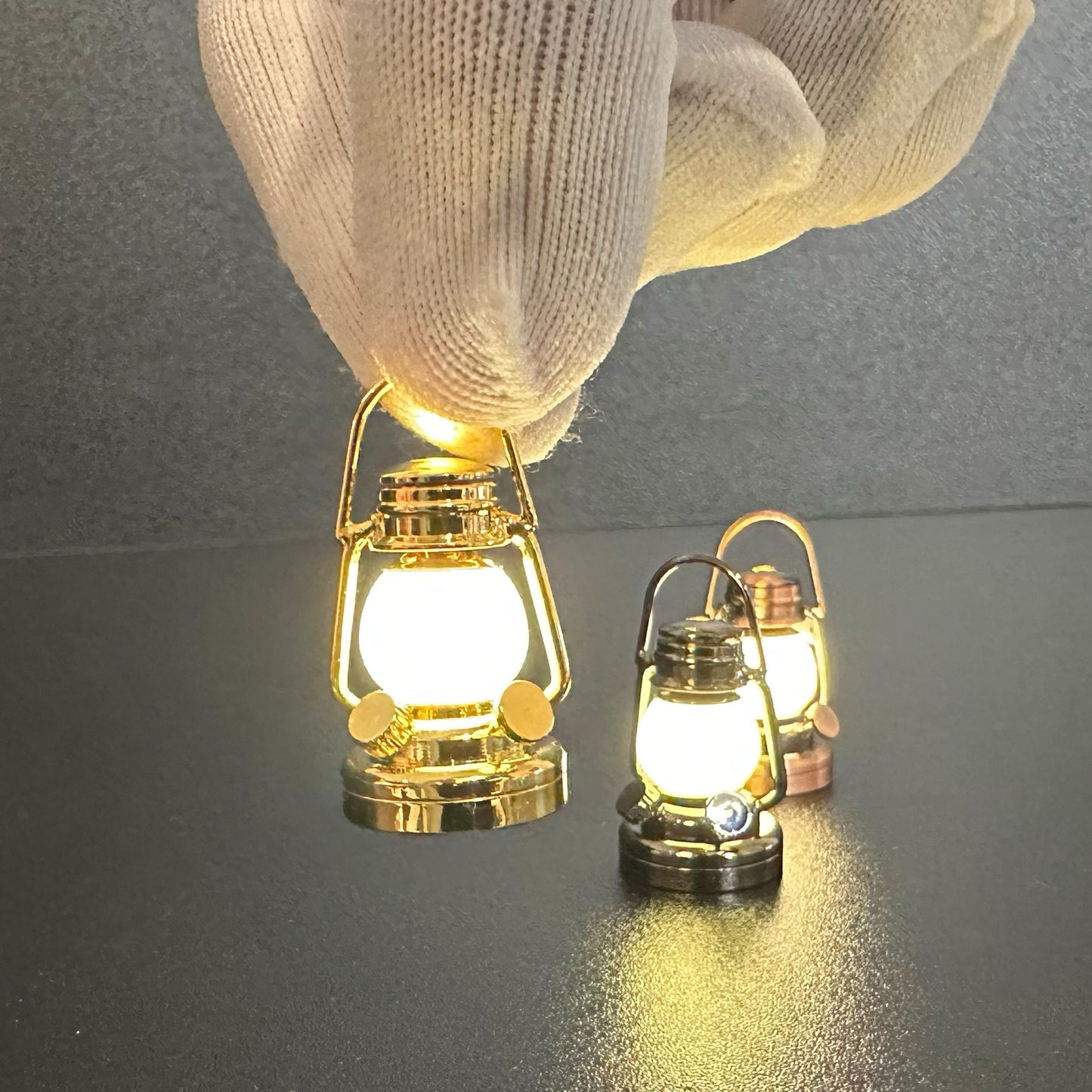 Lanterne à huile miniature sans contact avec baguette 1:12 LED pour maison de poupée, sans contact, sans interrupteur, bâton magique féerique