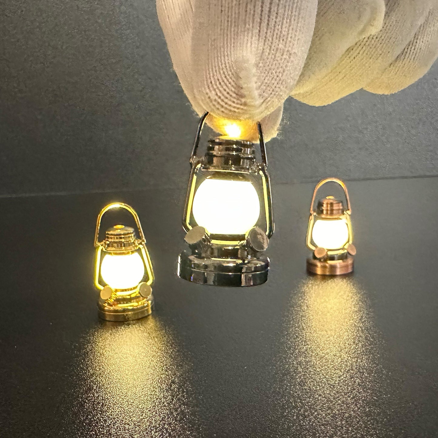 Lanterne à huile miniature sans contact avec baguette 1:12 LED pour maison de poupée, sans contact, sans interrupteur, bâton magique féerique