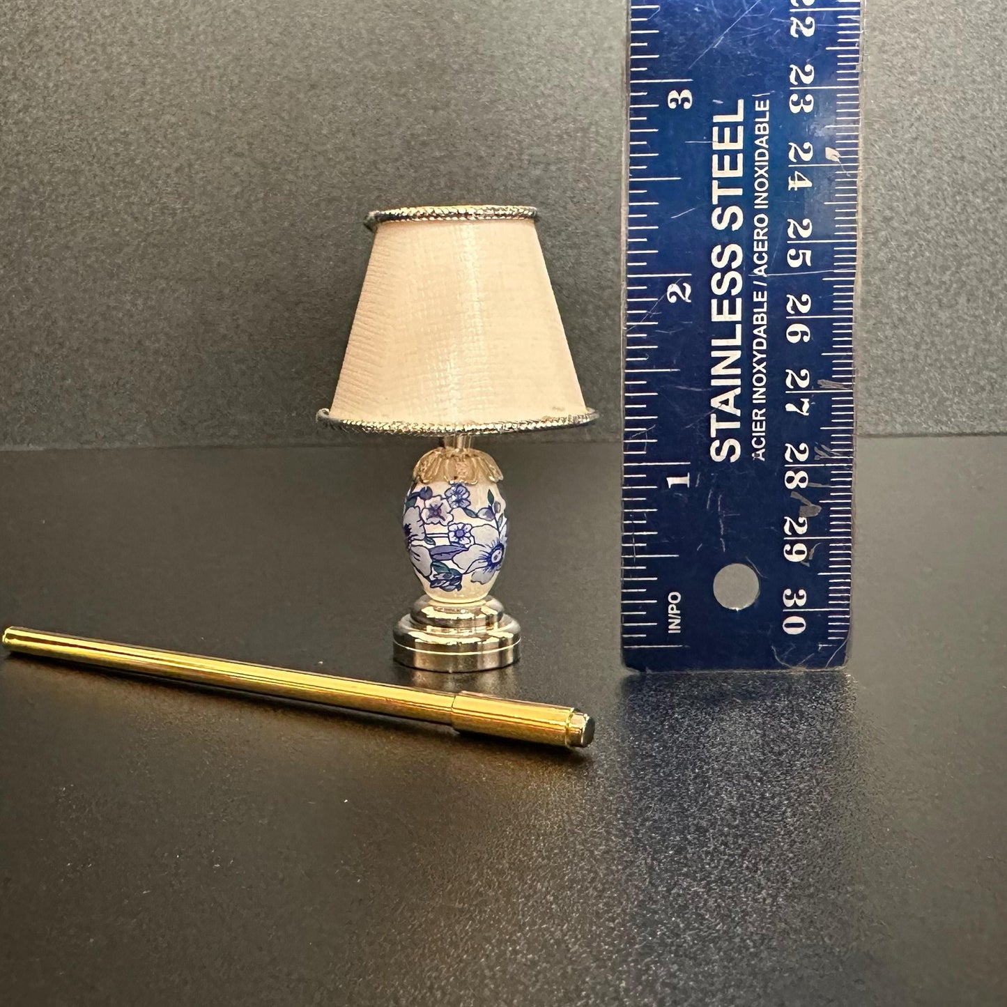 Miniature Touchless operation with Wand  1:12 blue table lamp LED for Dollhouse No-touch No-Switch Stick Fairy Magic