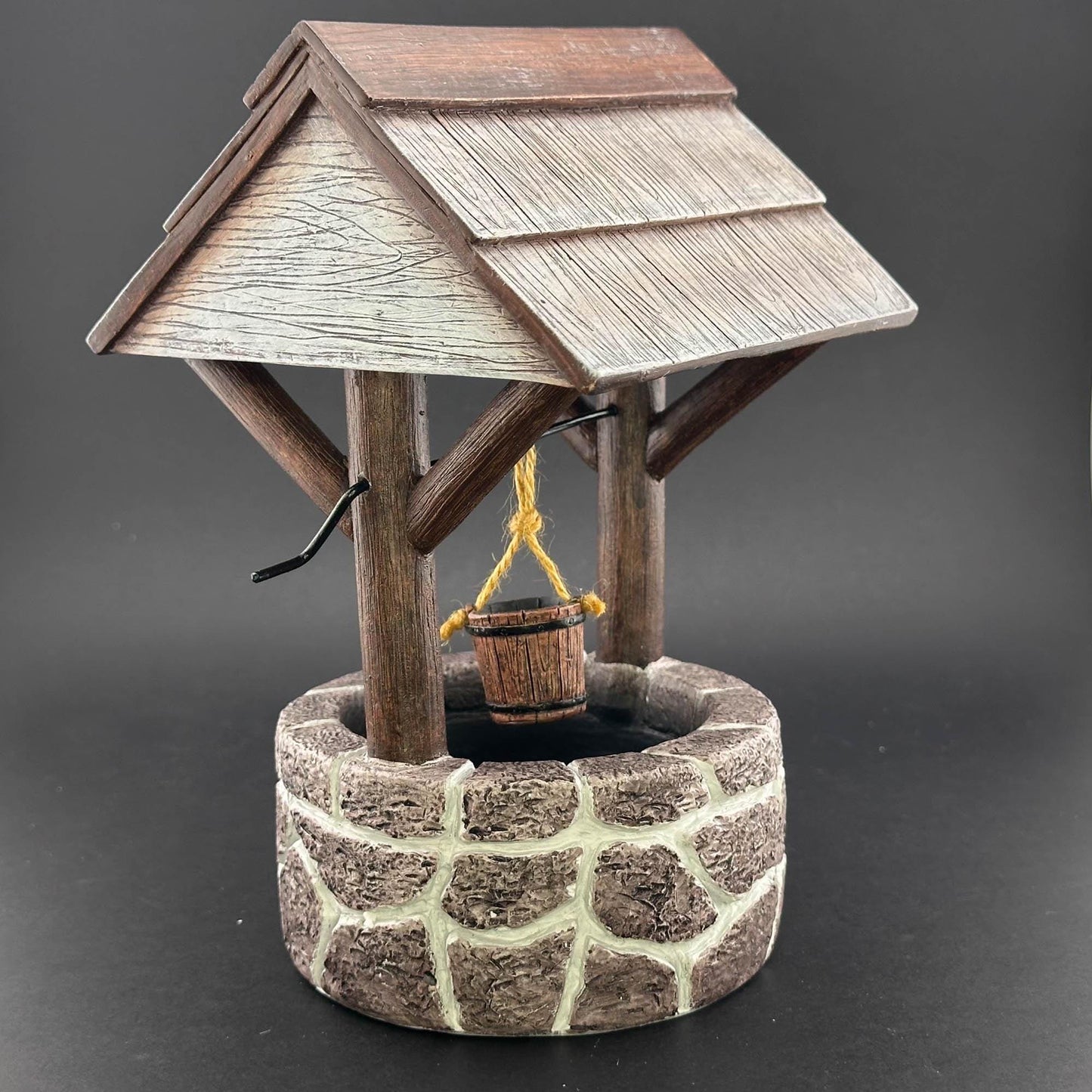 Fieldstone Wishing Well for 1:12 dollhouse miniature Polyresin with a realistic finish with a bucket