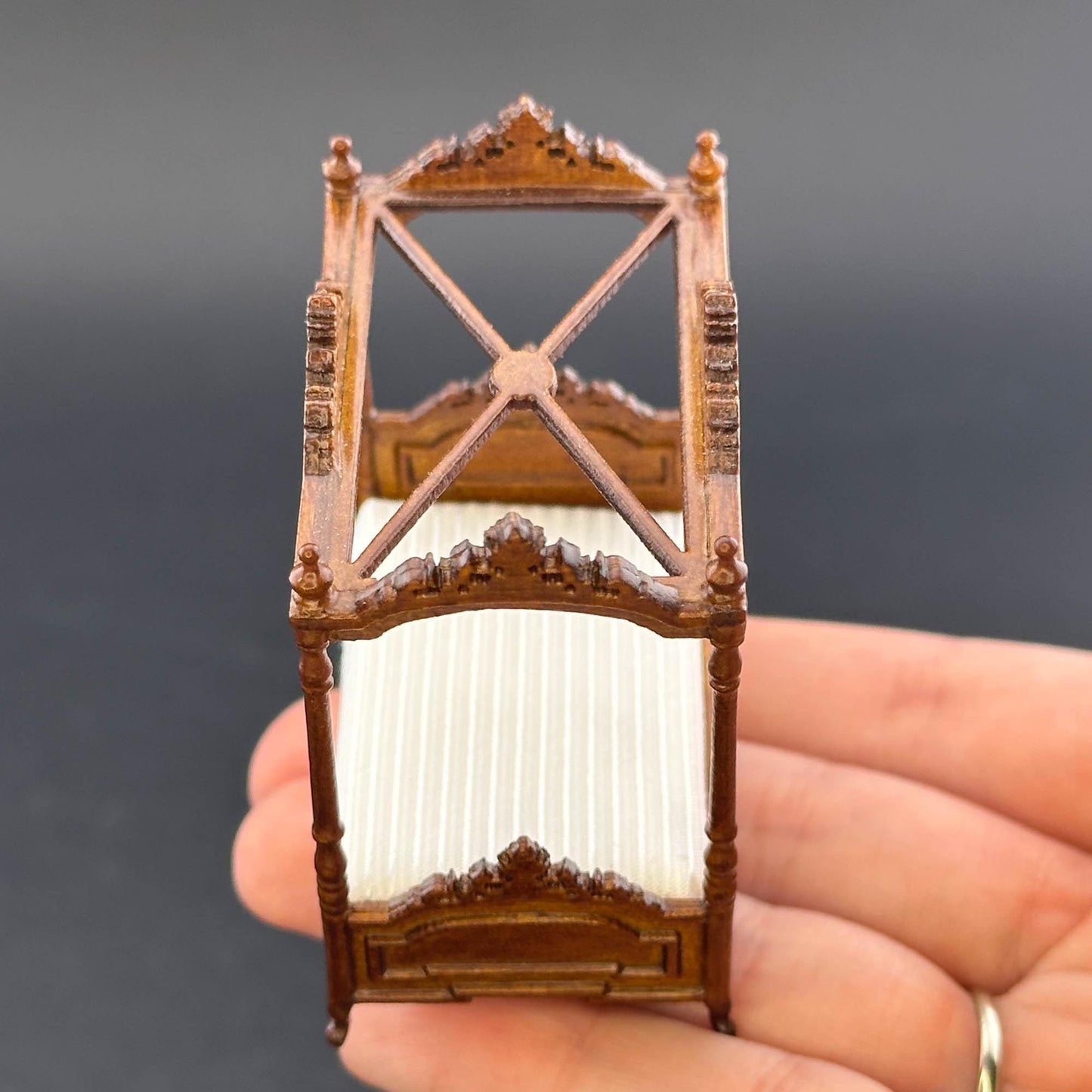 1:48 scale canopy bed handcrafted wood  quarter scale  WALNUT 1/48 Top Quality dollhouse miniature
