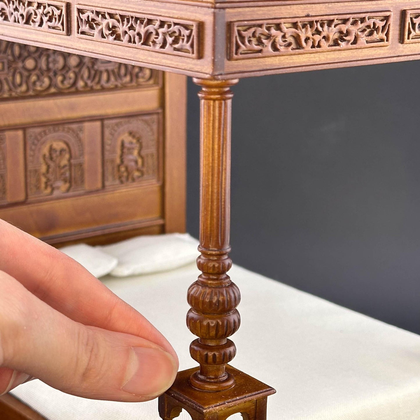 Canopy wooden late 16th century England walnut Four Poster Bed 1:12 scale dollhouse miniature handcrafted replica of the Great Bed of Ware