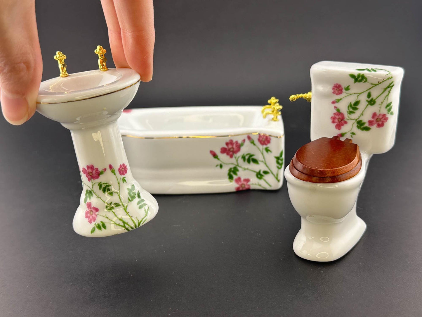 Dollhouse miniature White porcelain Floral Bathroom Set/3pcs  in 1:12 scale Bathtub, Sink, and Toilet