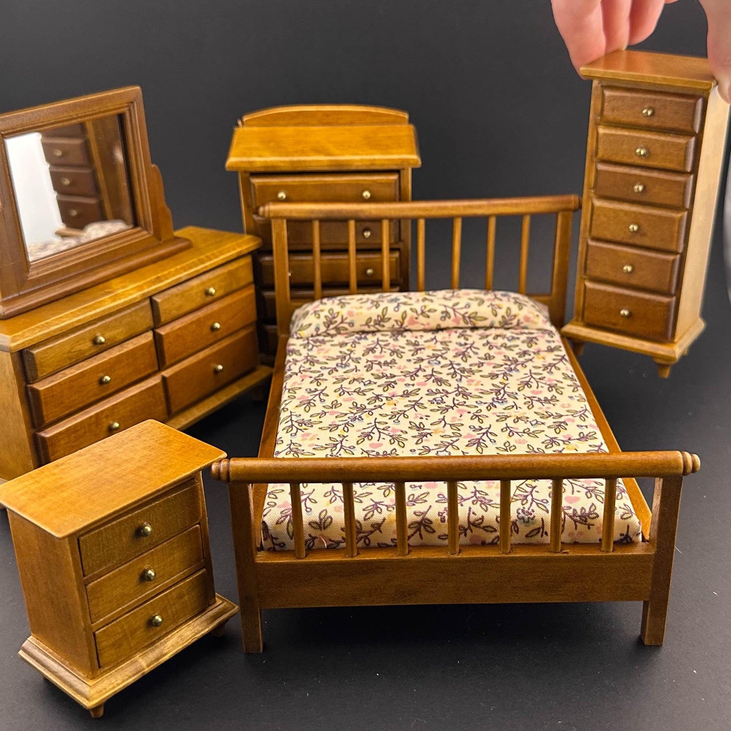 Miniature bedroom suite Economy Set 6pcs ber dresser bedstand mirror for 1:12 scale dollhouses miniature walnut wood