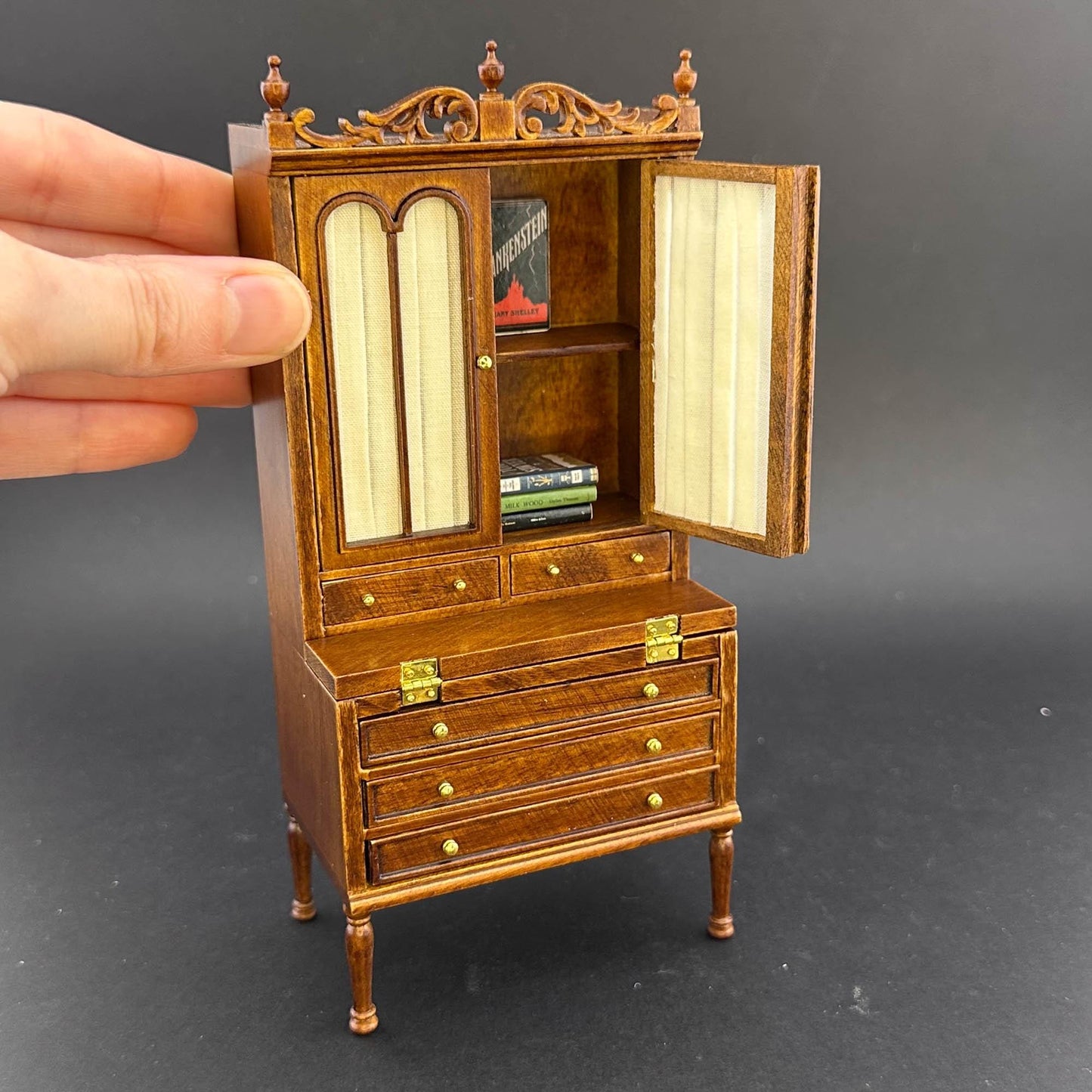 Victorian bookcase folding desk chest of drawers and covert shelves for 1:12 dollhouse miniature shelf table Y2255 WN