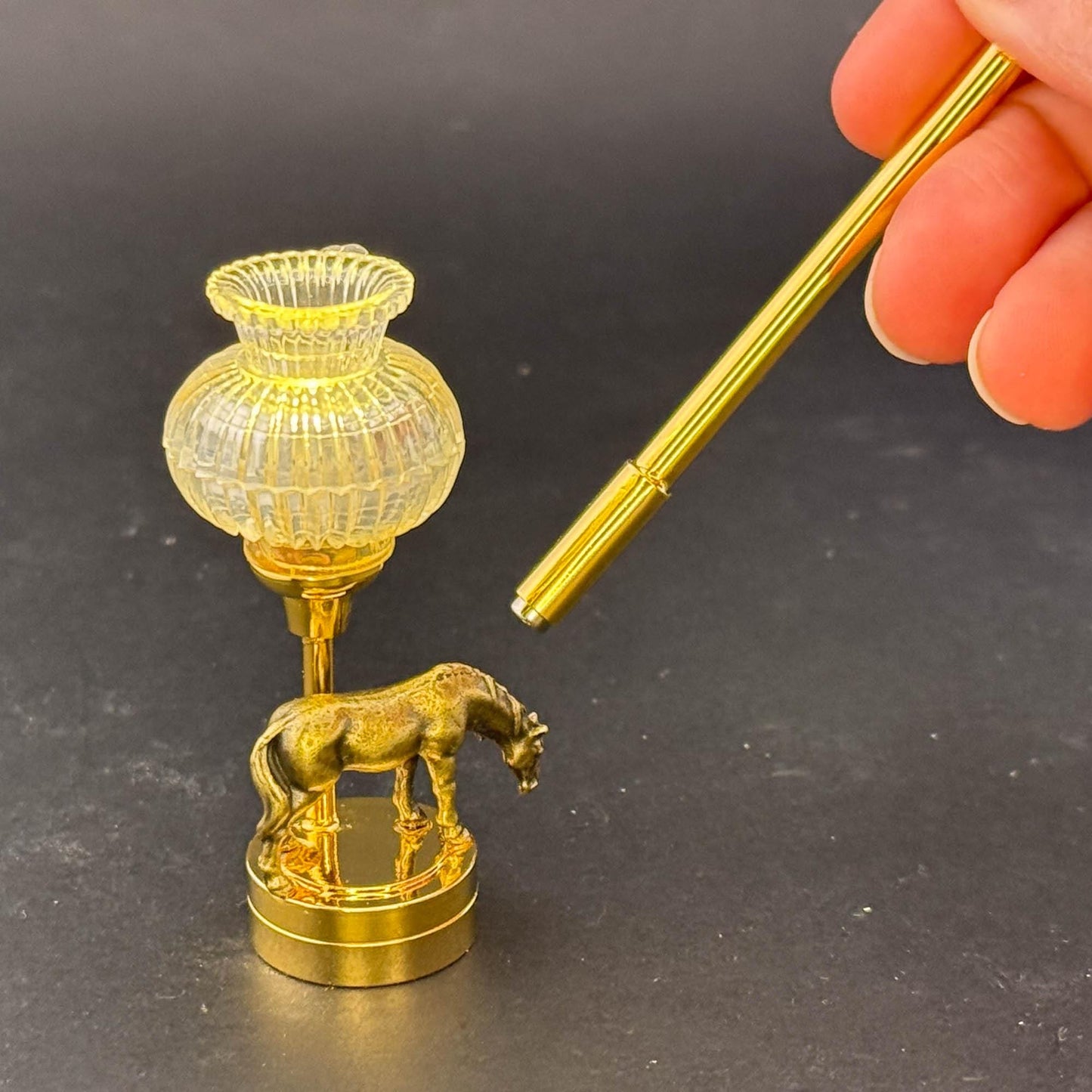 Miniature Touchless operation with Wand  1:12 table lamp LED for Dollhouse No-touch No-Switch Stick Horse Eating Table Lamp