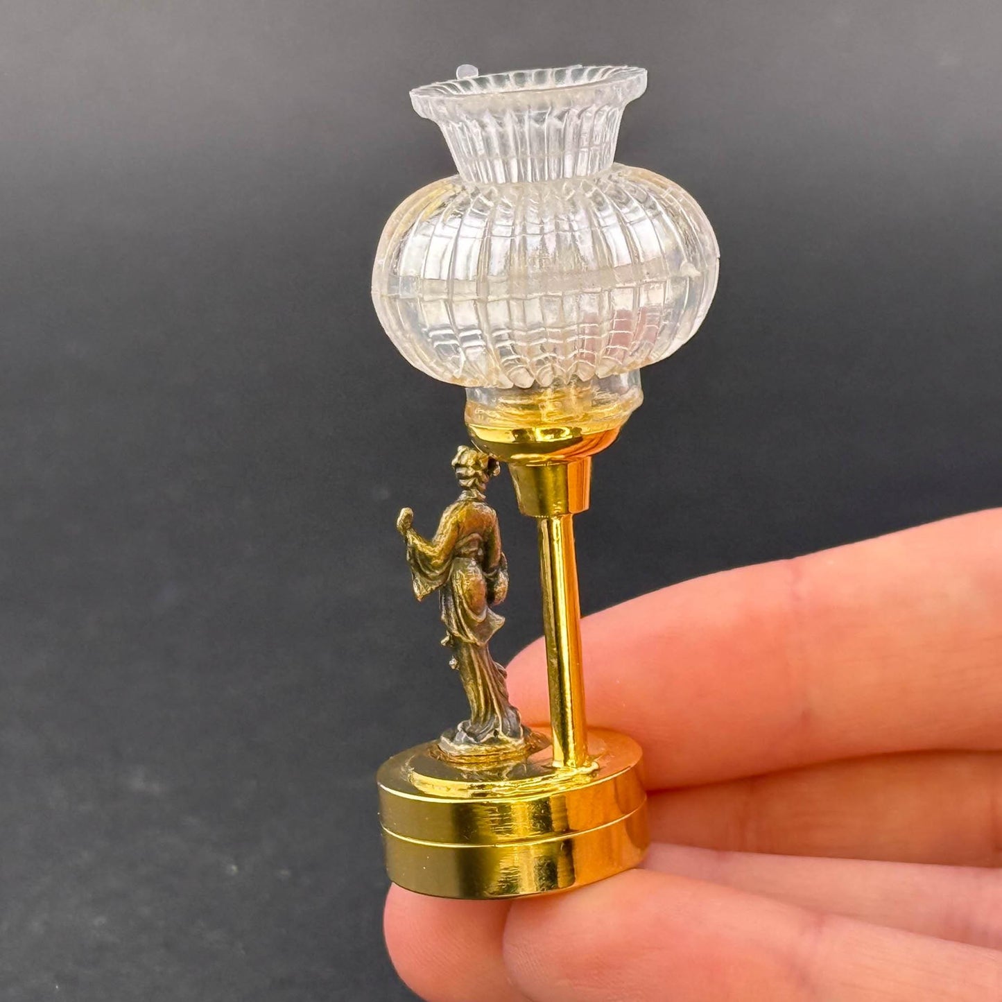 Miniature Touchless operation with Wand  1:12 table lamp LED for Dollhouse No-touch No-Switch Stick Flower Girl Woman Table Lamp
