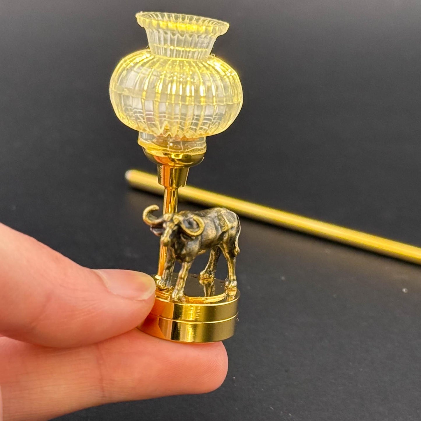 Miniature Touchless operation with Wand  1:12 table lamp LED for Dollhouse No-touch No-Switch Stick Standing Bull Ox Table Lamp