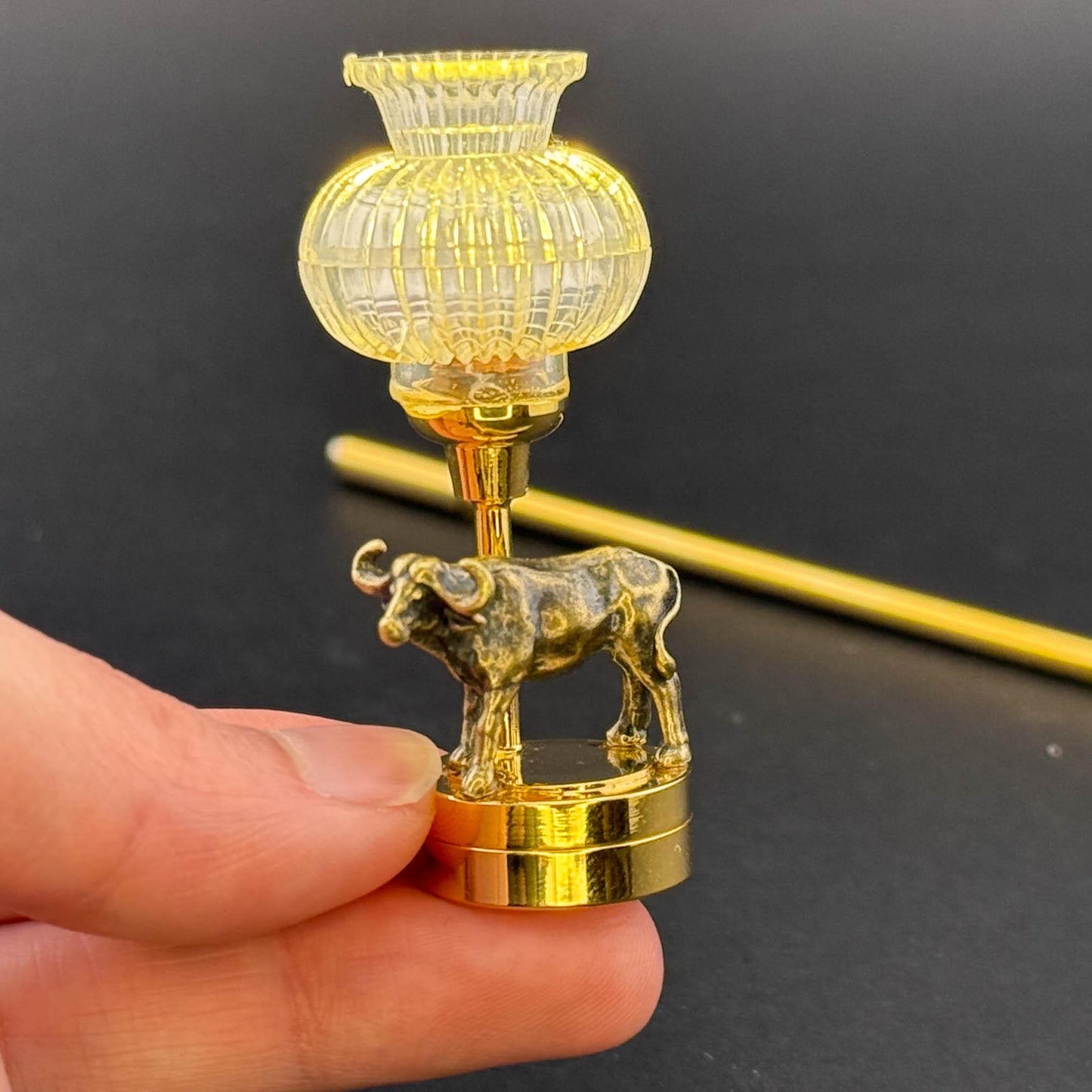 Miniature Touchless operation with Wand  1:12 table lamp LED for Dollhouse No-touch No-Switch Stick Standing Bull Ox Table Lamp