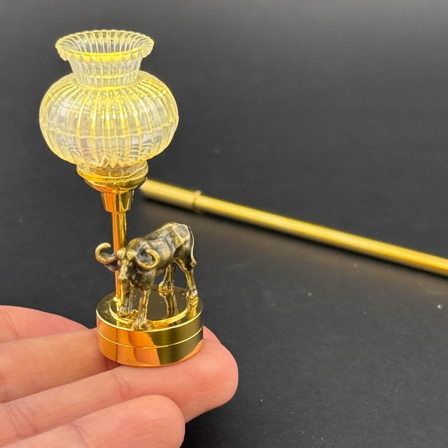 Miniature Touchless operation with Wand  1:12 table lamp LED for Dollhouse No-touch No-Switch Stick Standing Bull Ox Table Lamp
