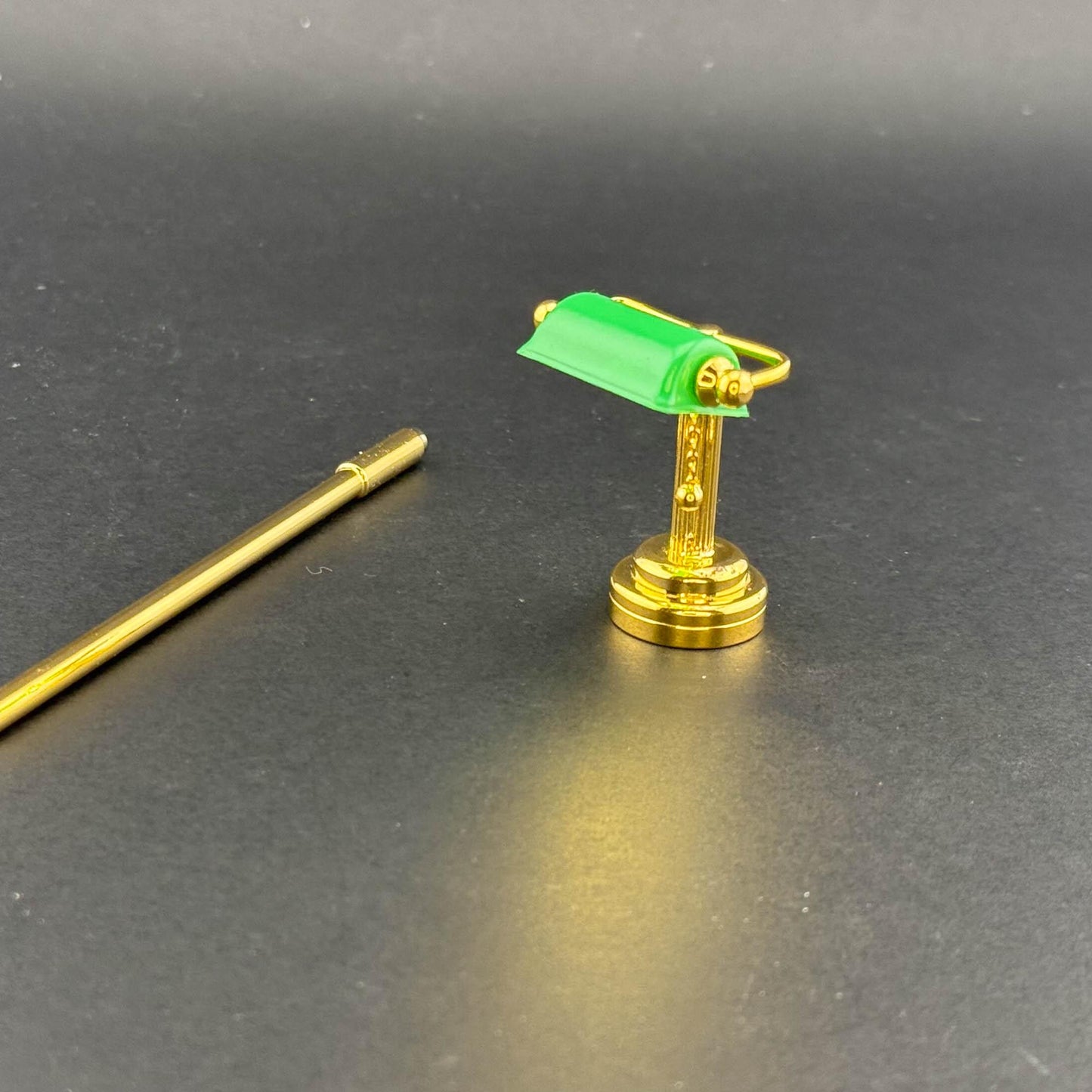 Miniature Touchless operation with Wand  1:12 table lamp LED for Dollhouse No-touch No-Switch Victorian Brass Green desk light