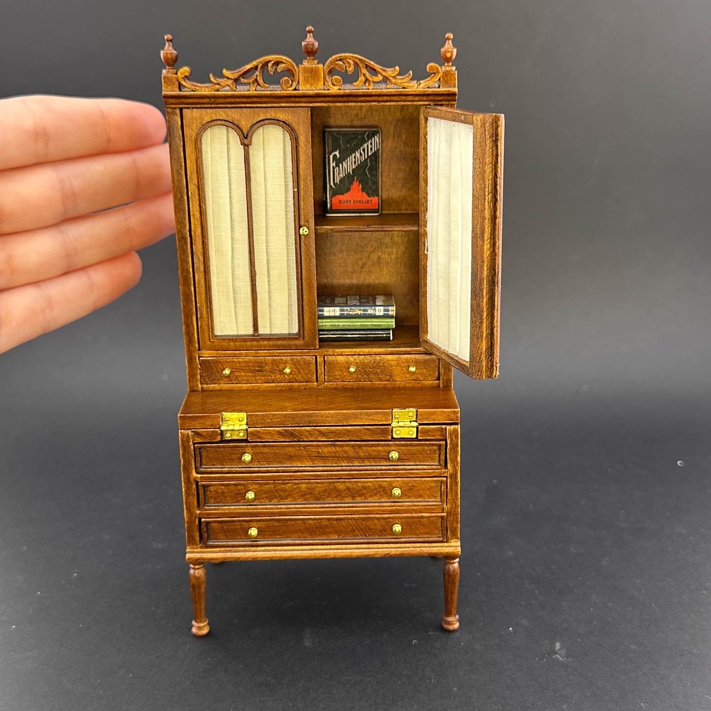 Victorian bookcase folding desk chest of drawers and covert shelves for 1:12 dollhouse miniature shelf table Y2255 WN